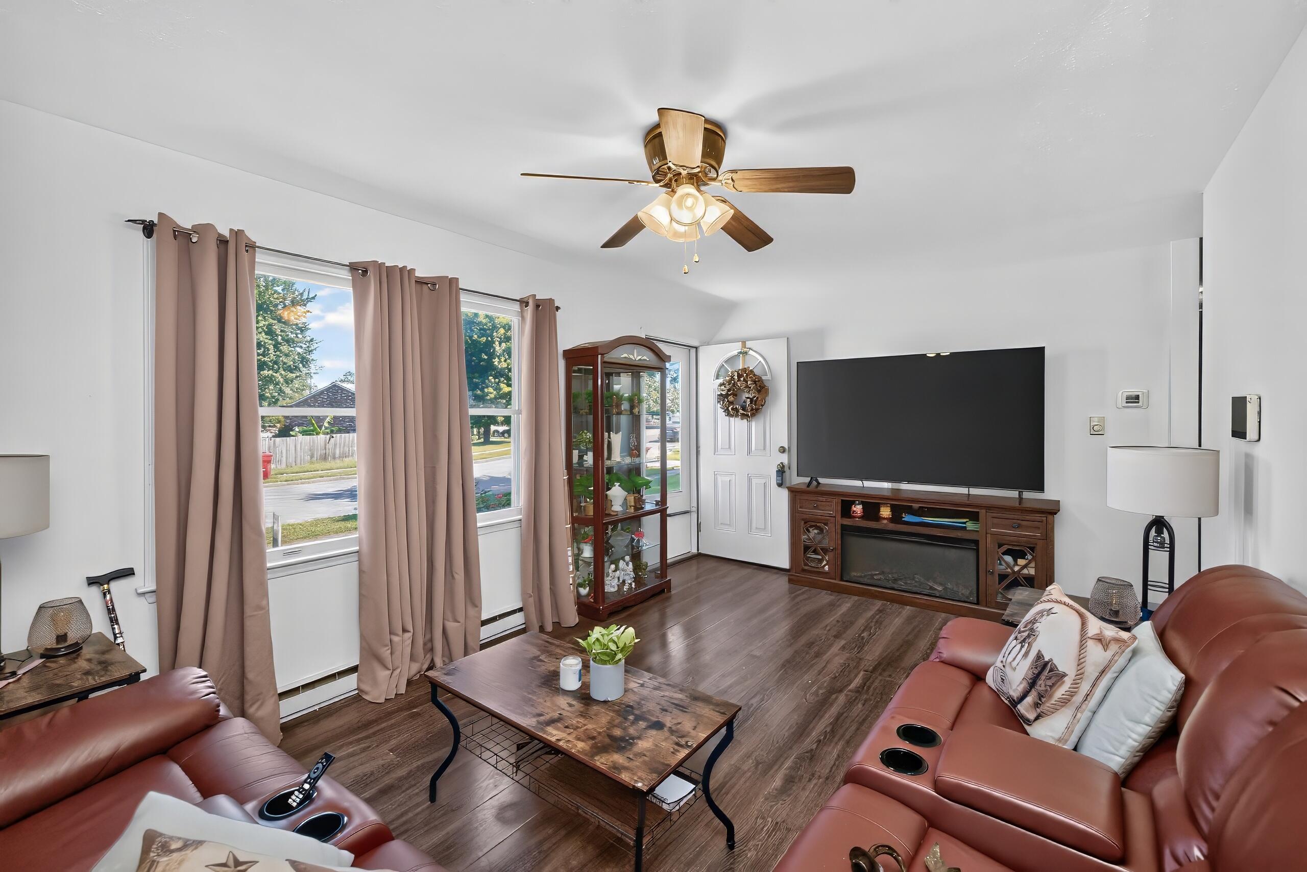 916 Hickory Hill Drive Property Photo 4