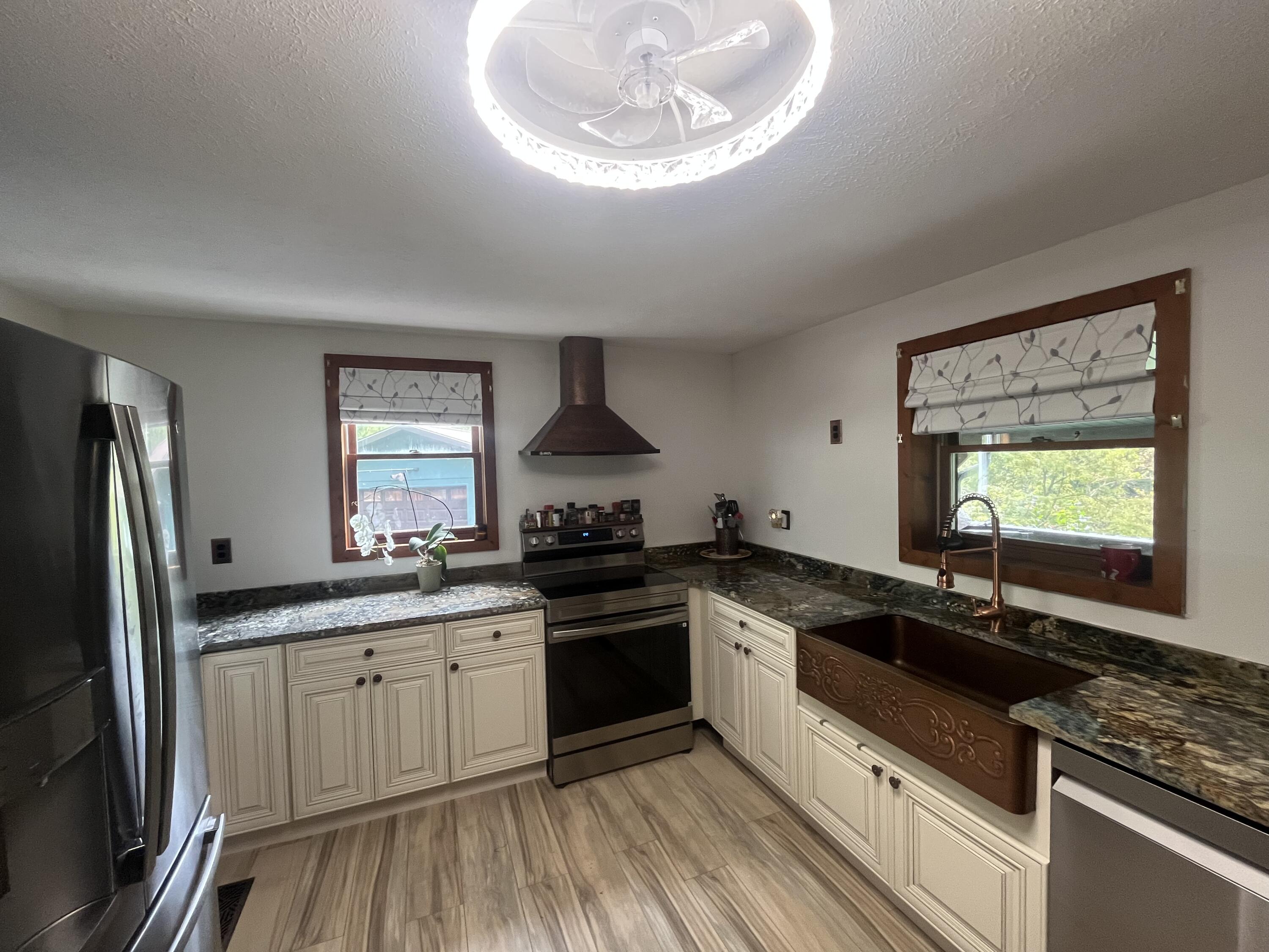 341 Long Branch Right Fork Road Property Photo 6