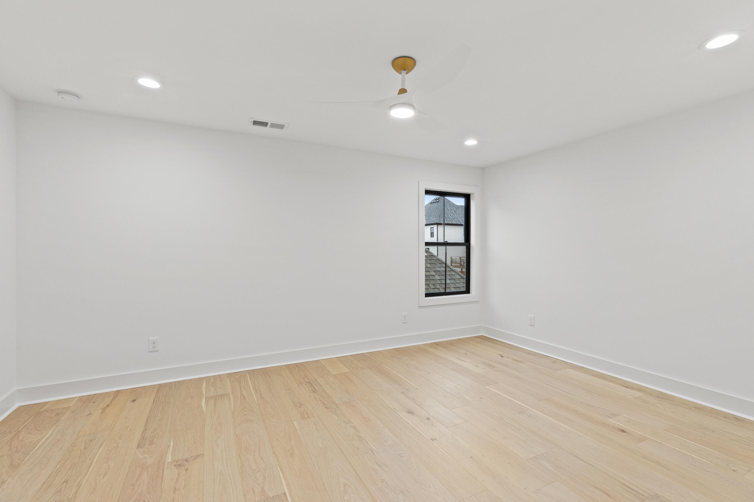 2624 Lucca Place Property Photo 32