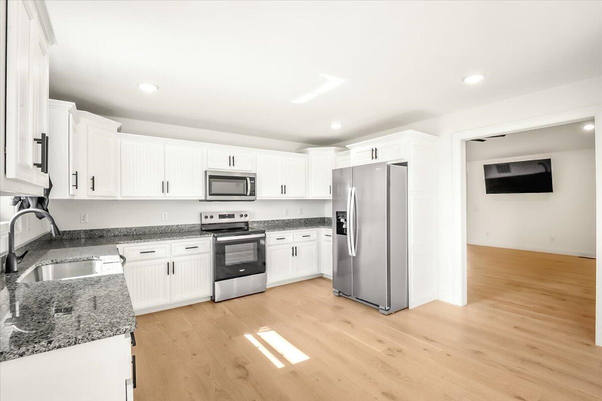 46 Caden Lane Property Photo 14