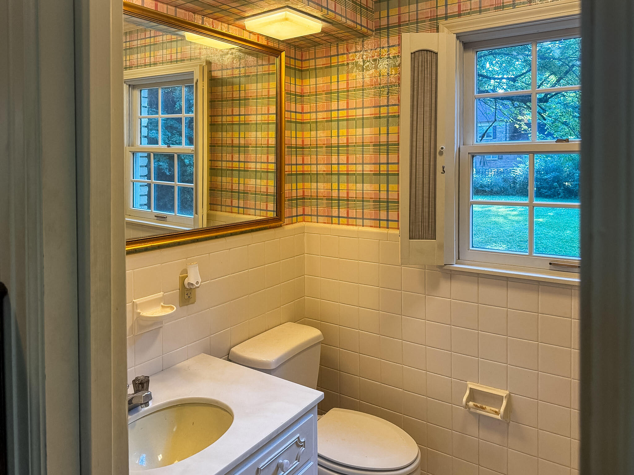 721 E College Street Property Photo 65