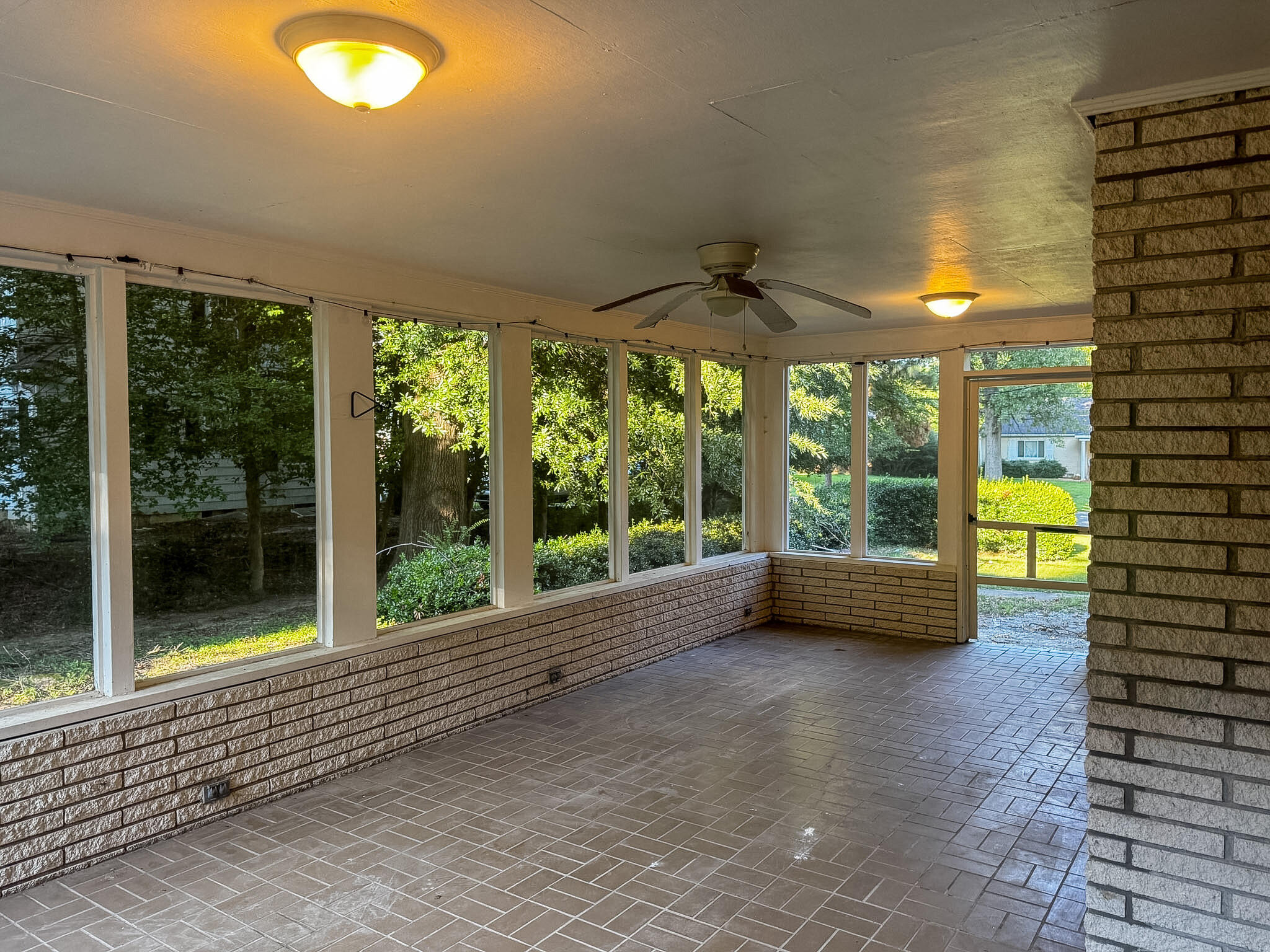 721 E College Street Property Photo 66