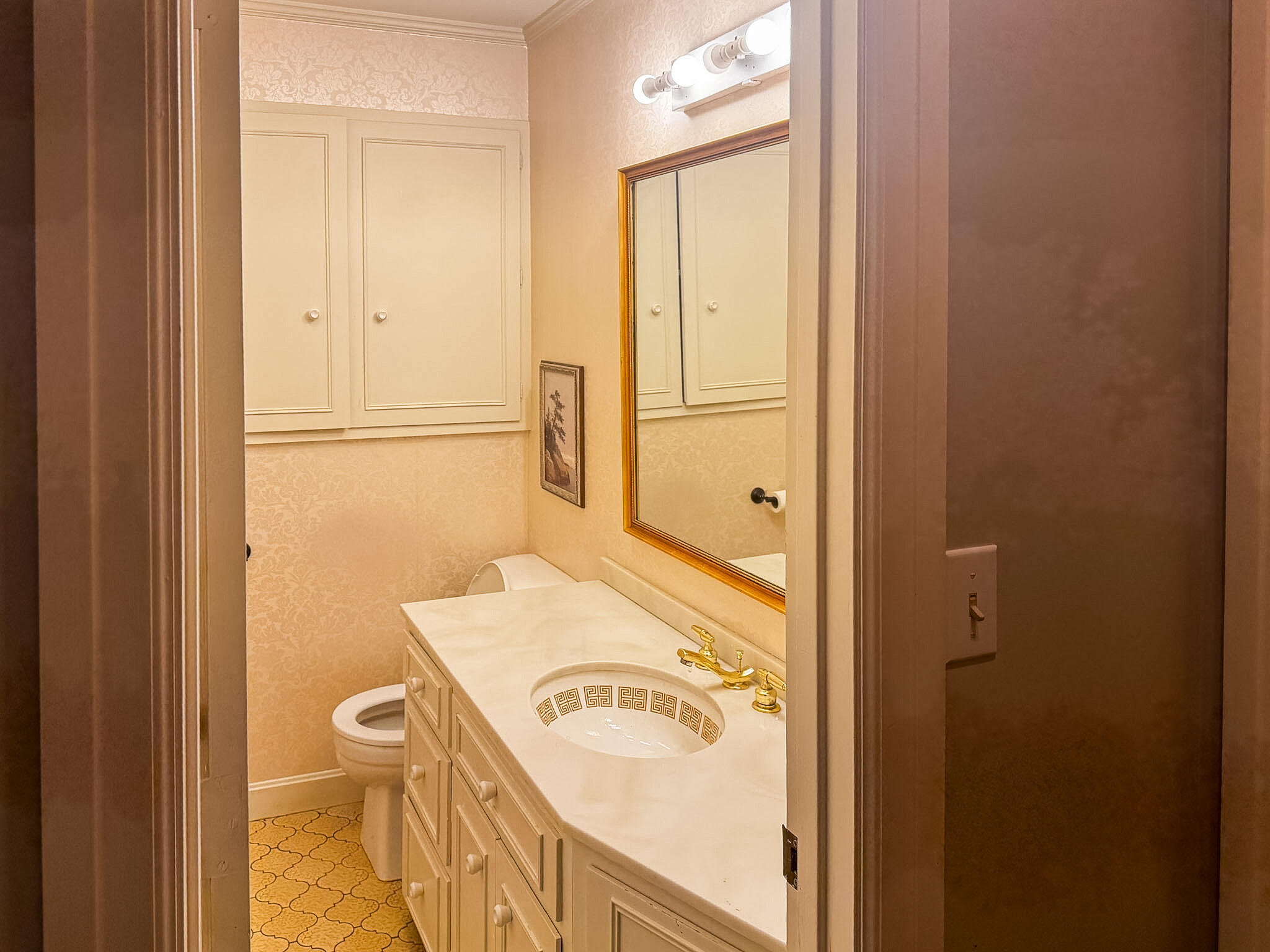 721 E College Street Property Photo 71