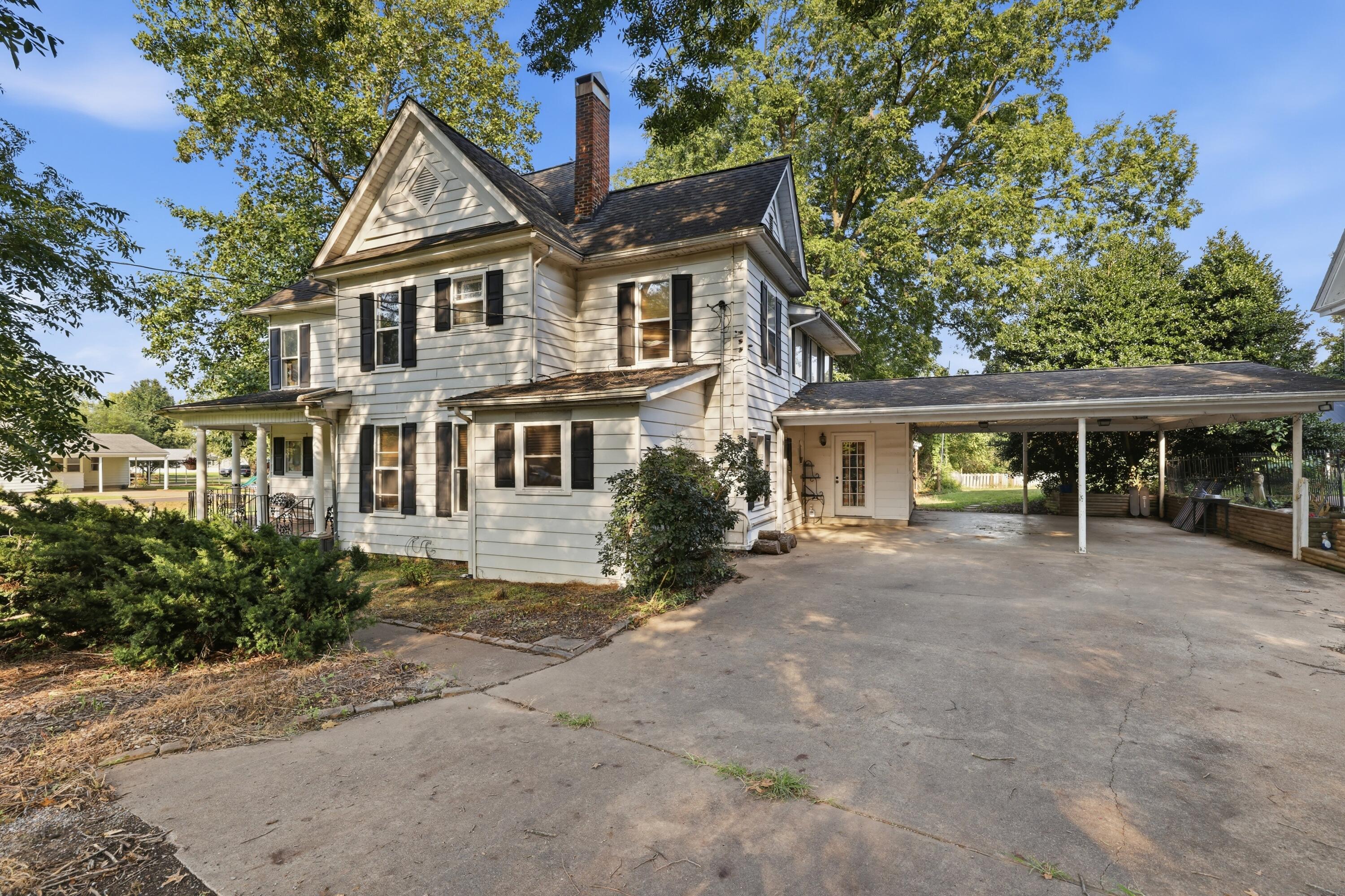 1581 Almo Road Property Photo 2