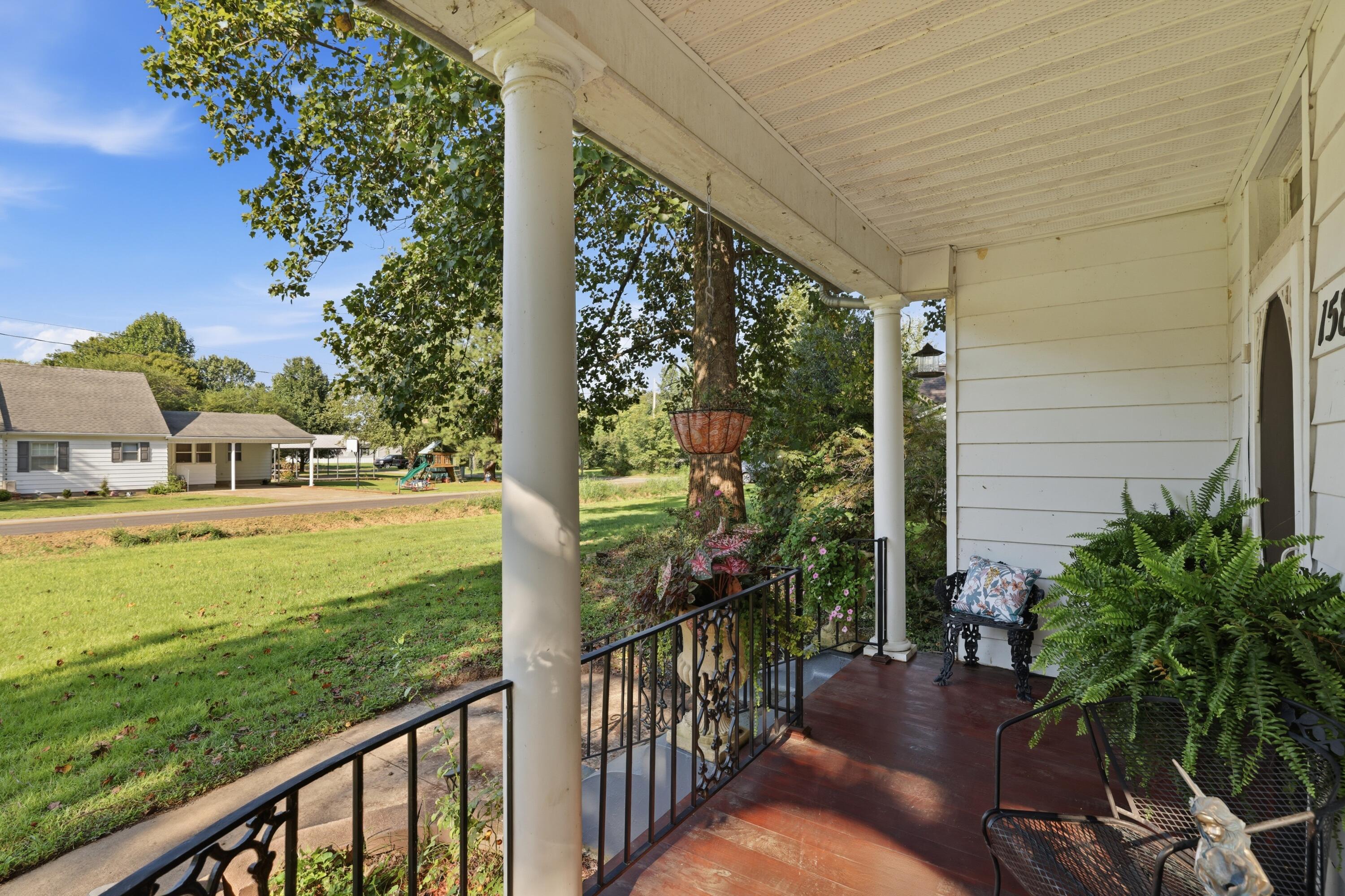 1581 Almo Road Property Photo 4