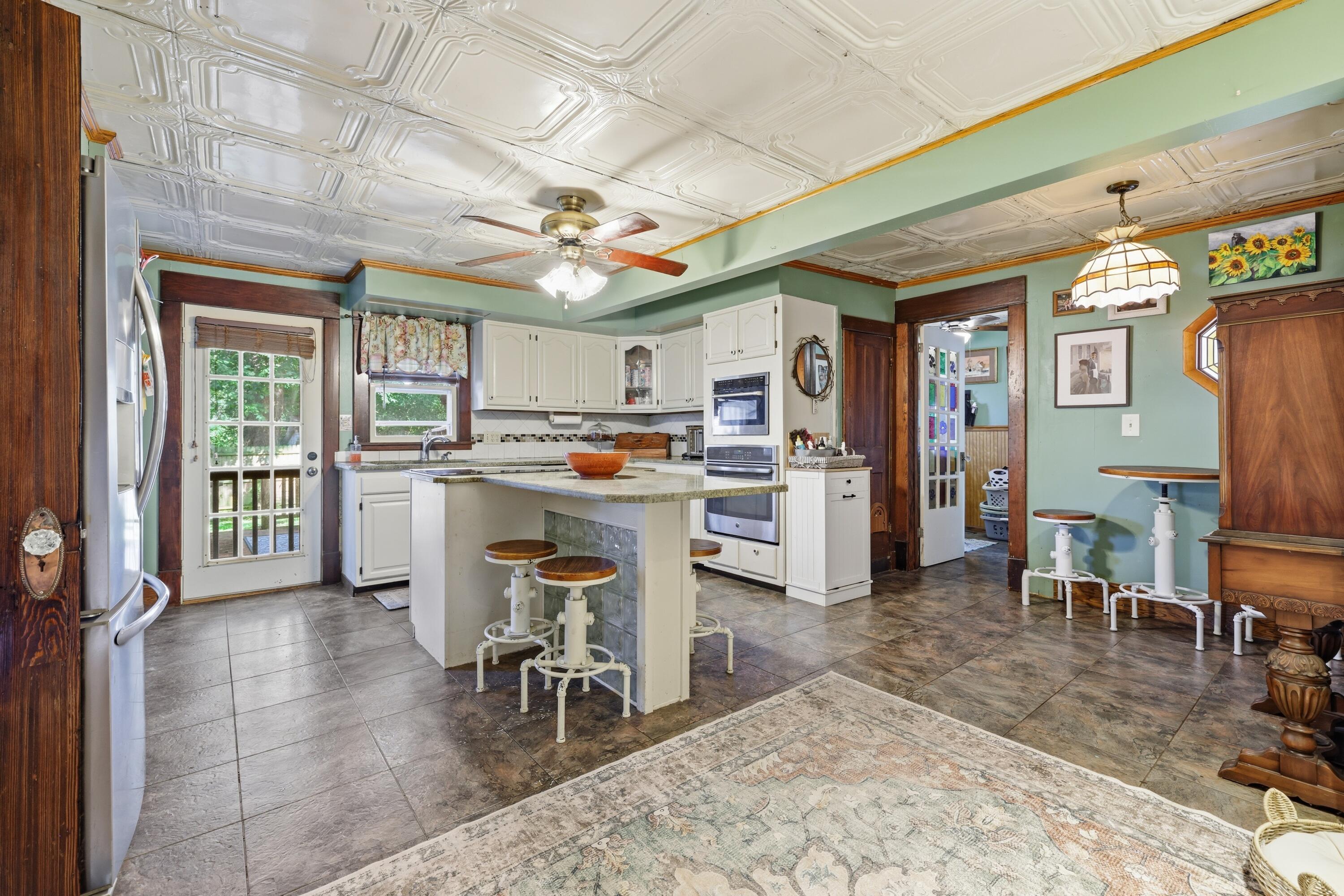 1581 Almo Road Property Photo 12