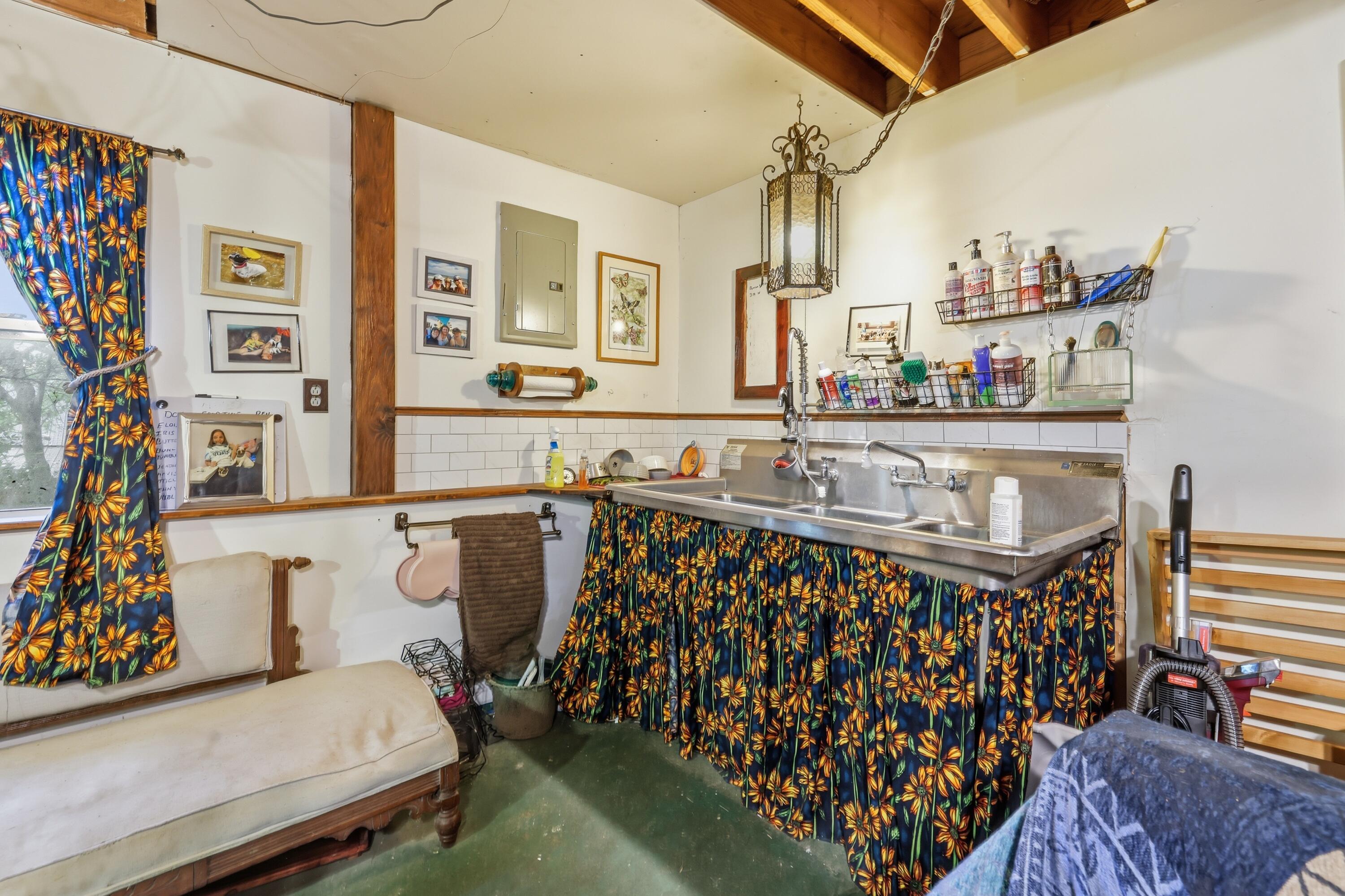 1581 Almo Road Property Photo 39