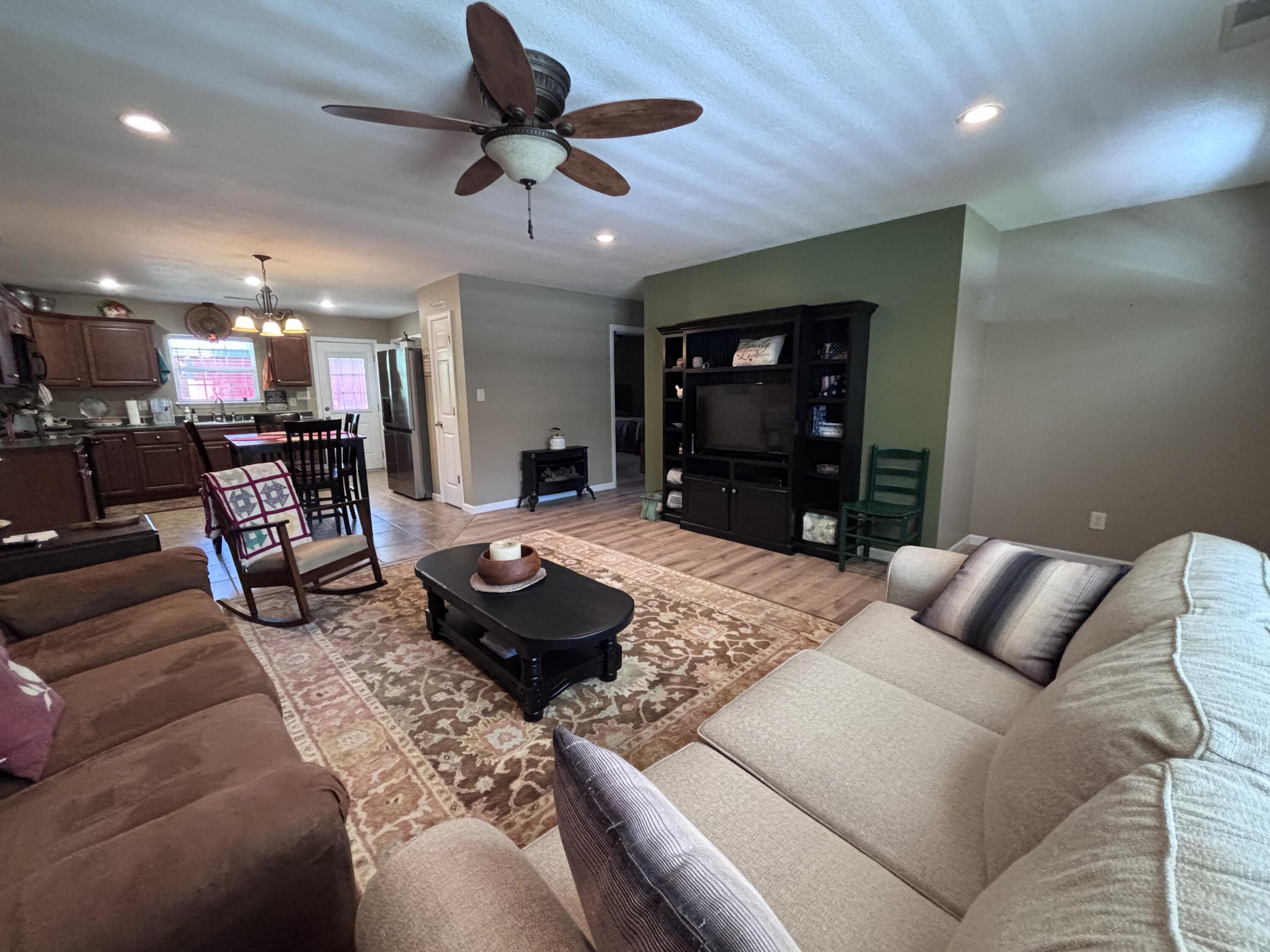 108 Gullview Drive Property Photo 10