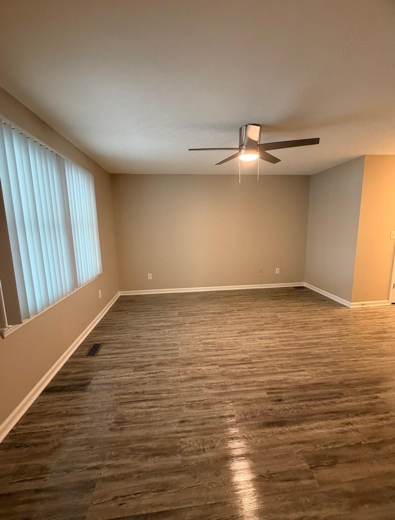 329 Stonegate Way Property Photo 10