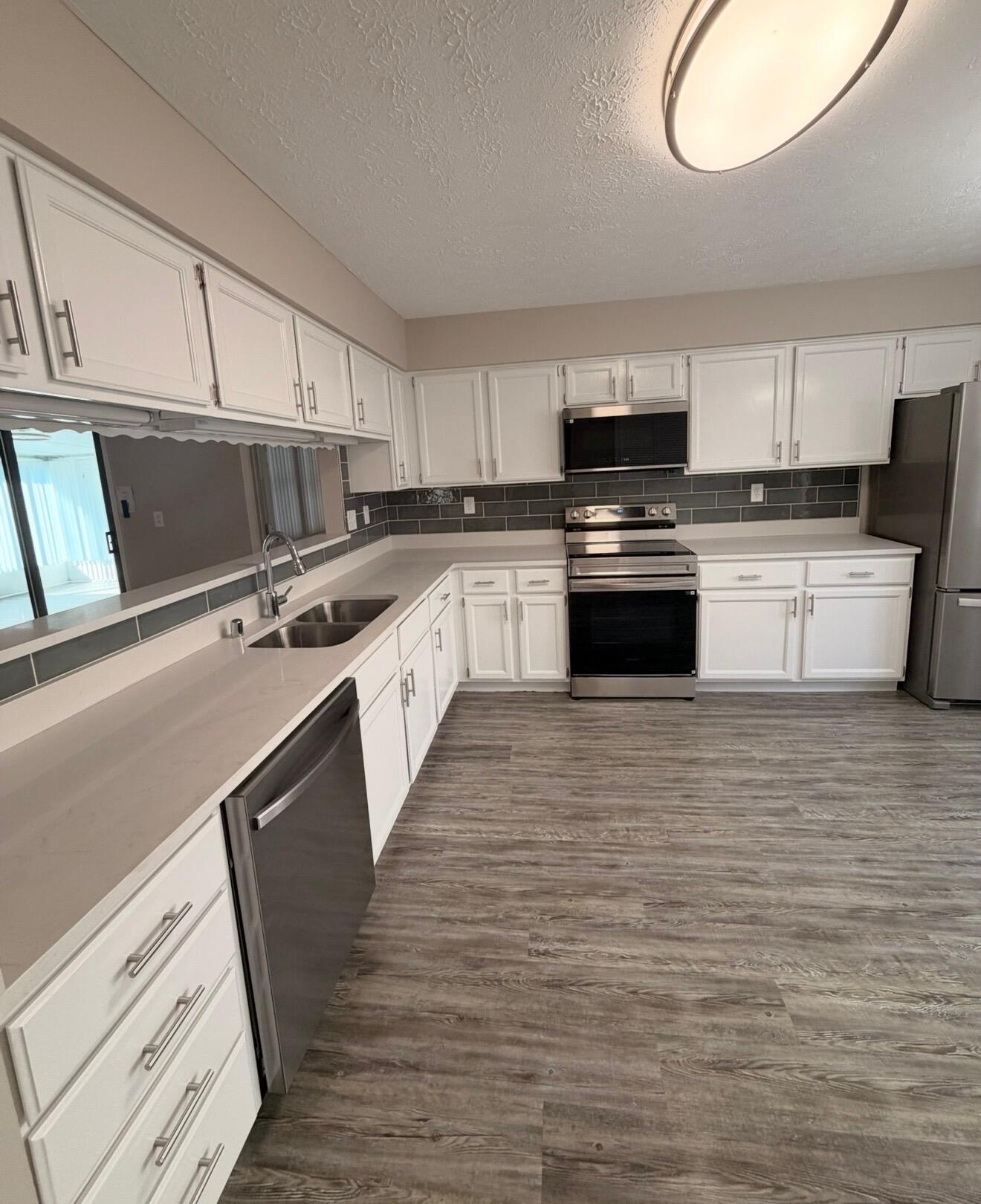 329 Stonegate Way Property Photo 14