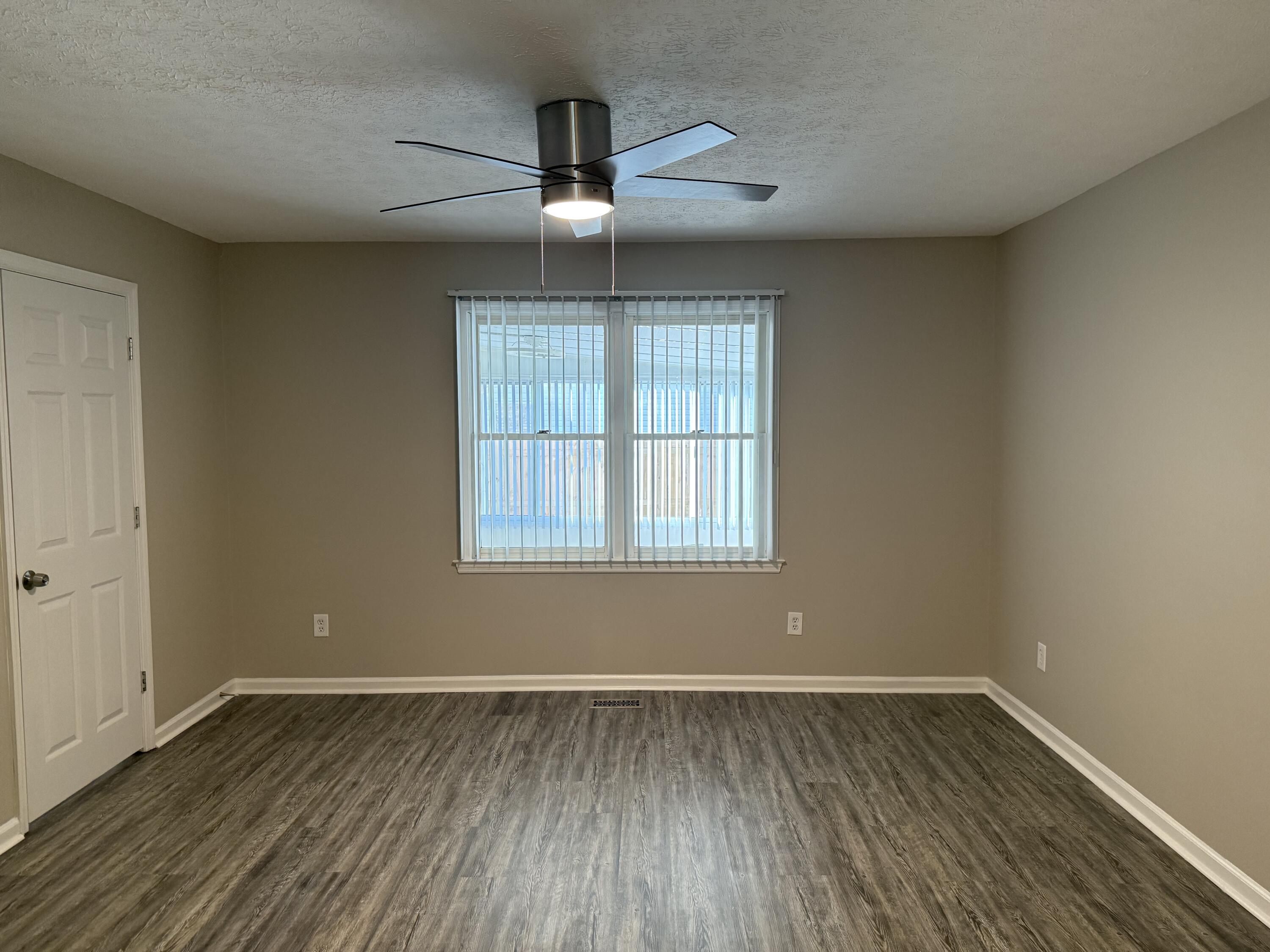 329 Stonegate Way Property Photo 21