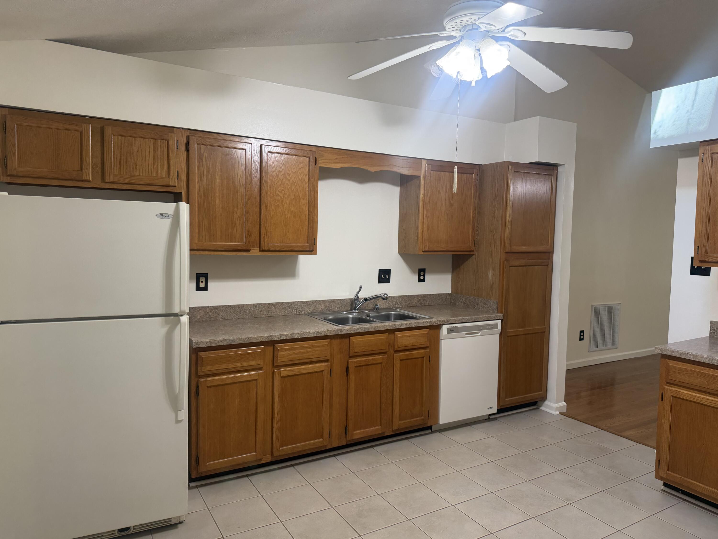 837 Ridgebrook Road Property Photo 6