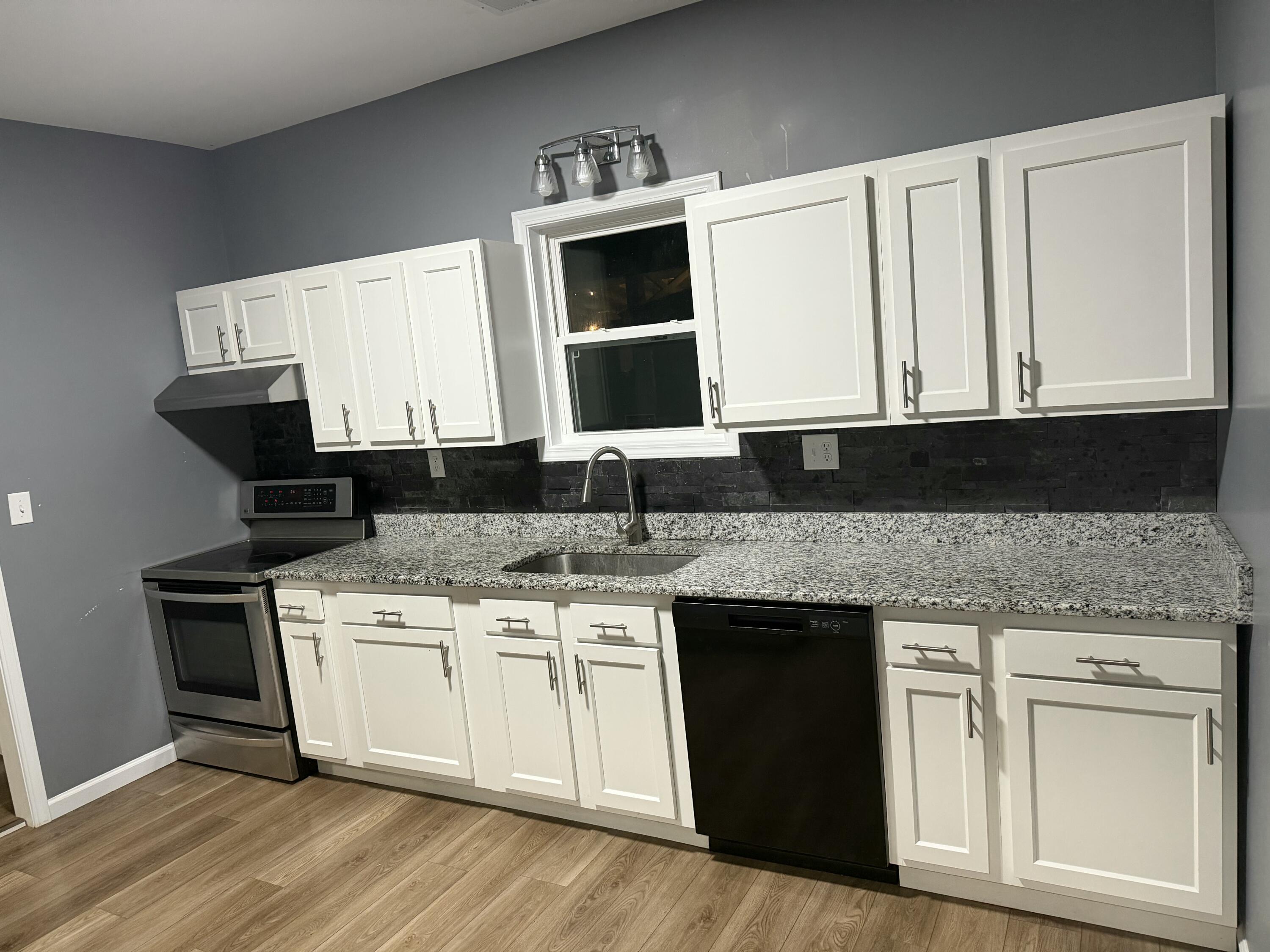 226 E Office Street Property Photo 4