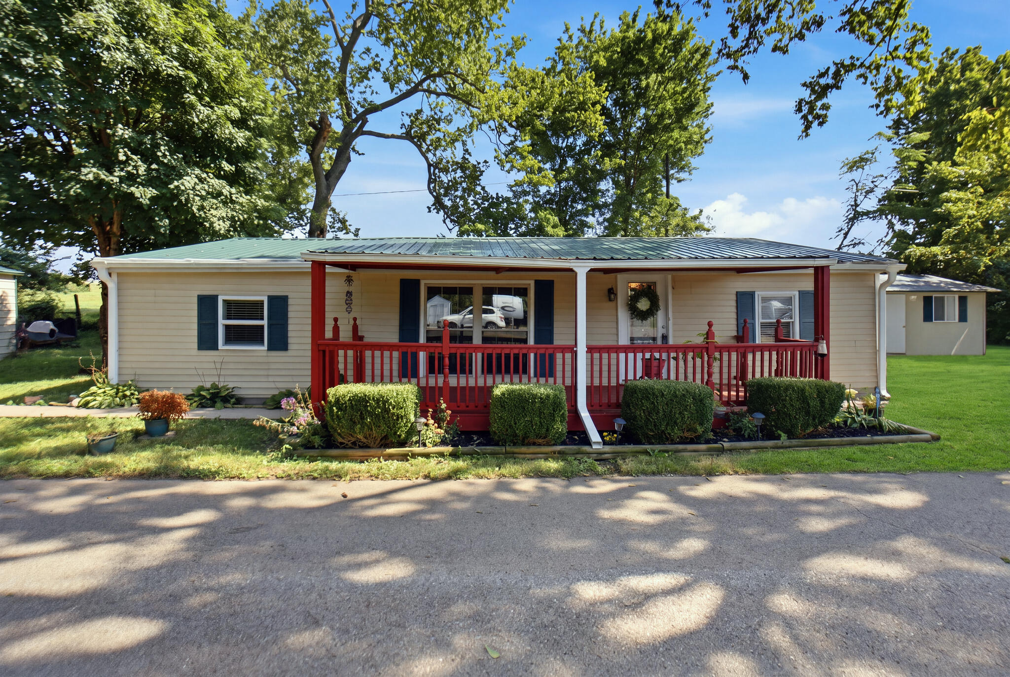 1418 Old Railroad Road Property Photo 2