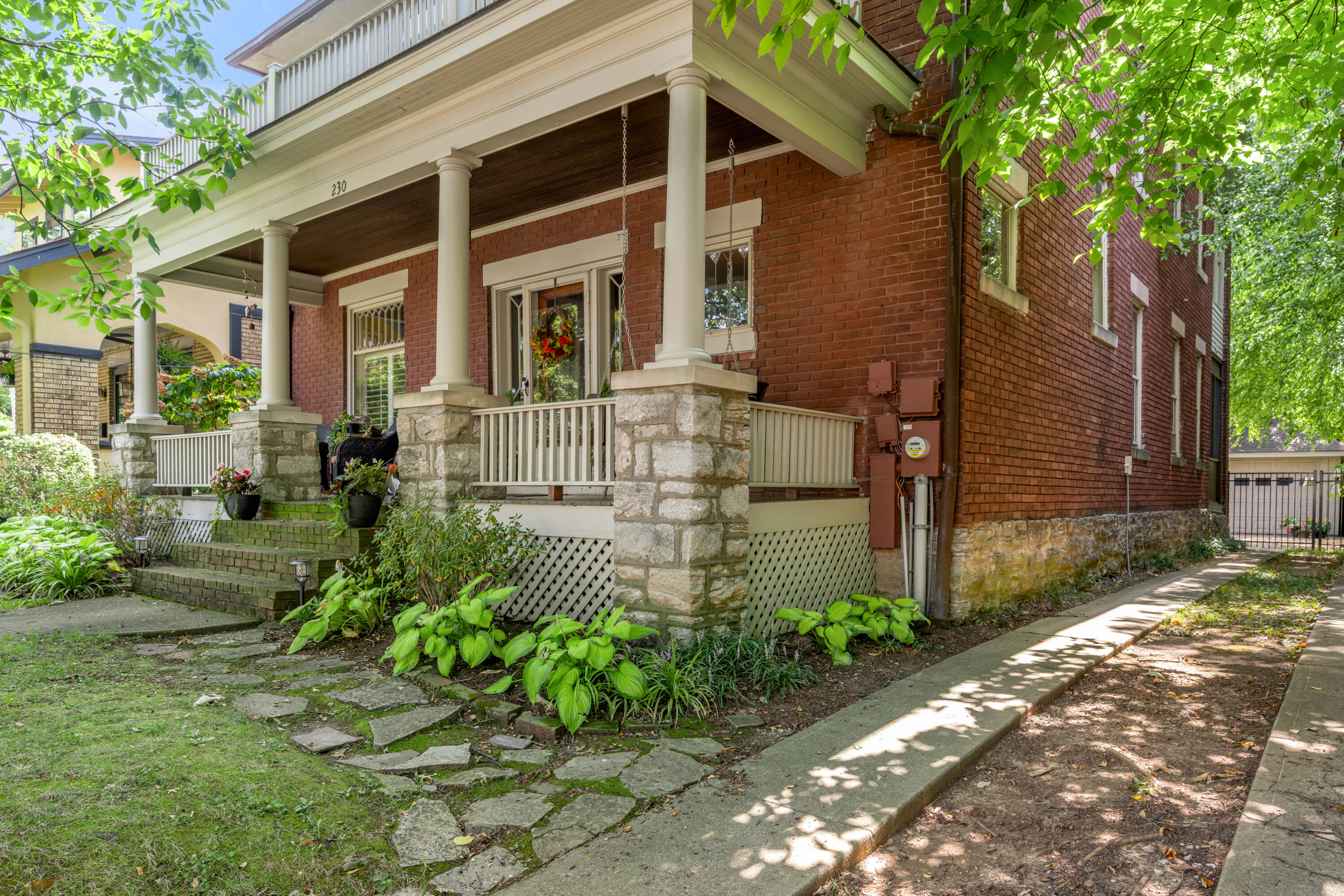 230 E Bell Court Property Photo 6