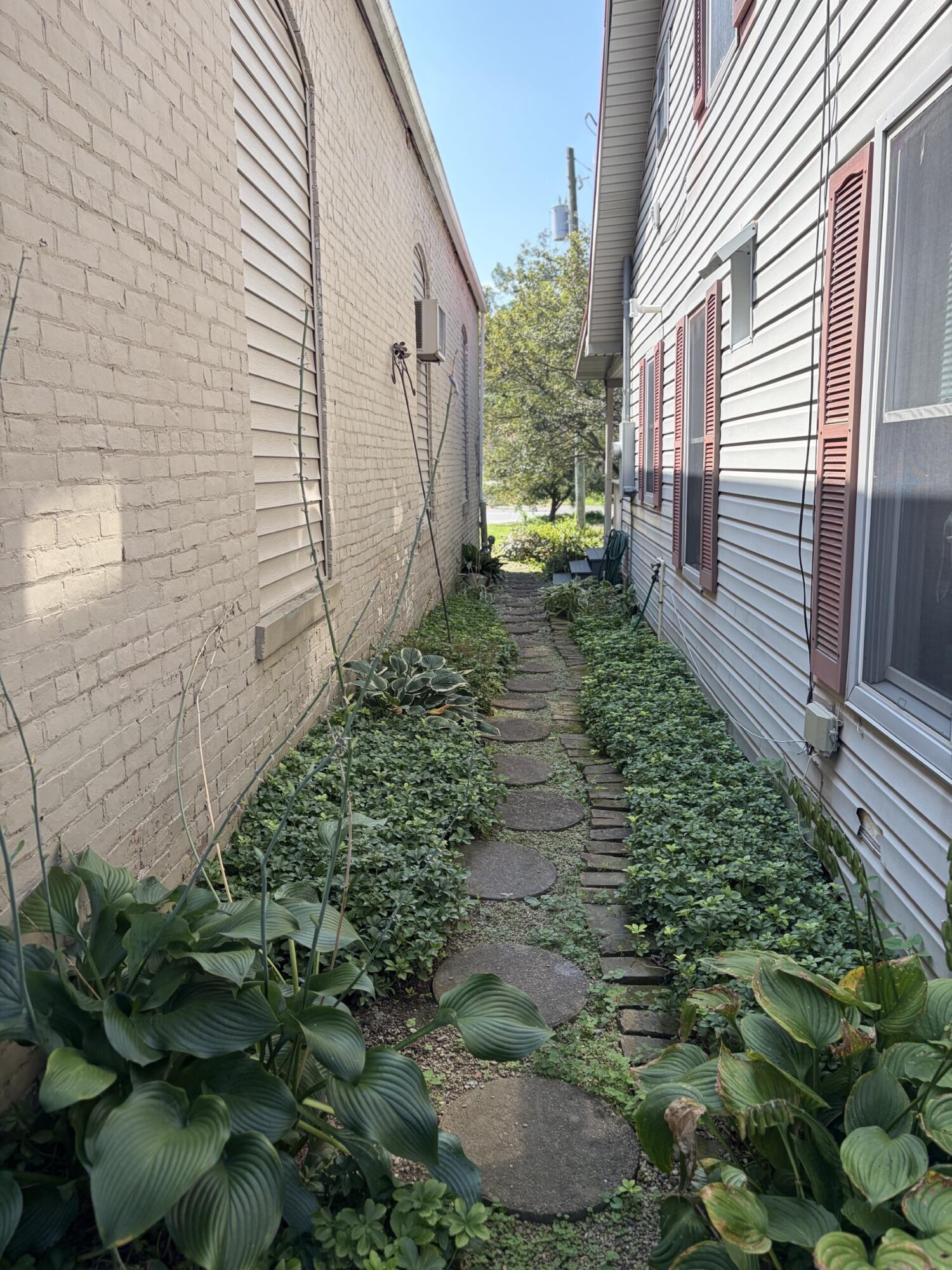 232 W Main Street Property Photo 4