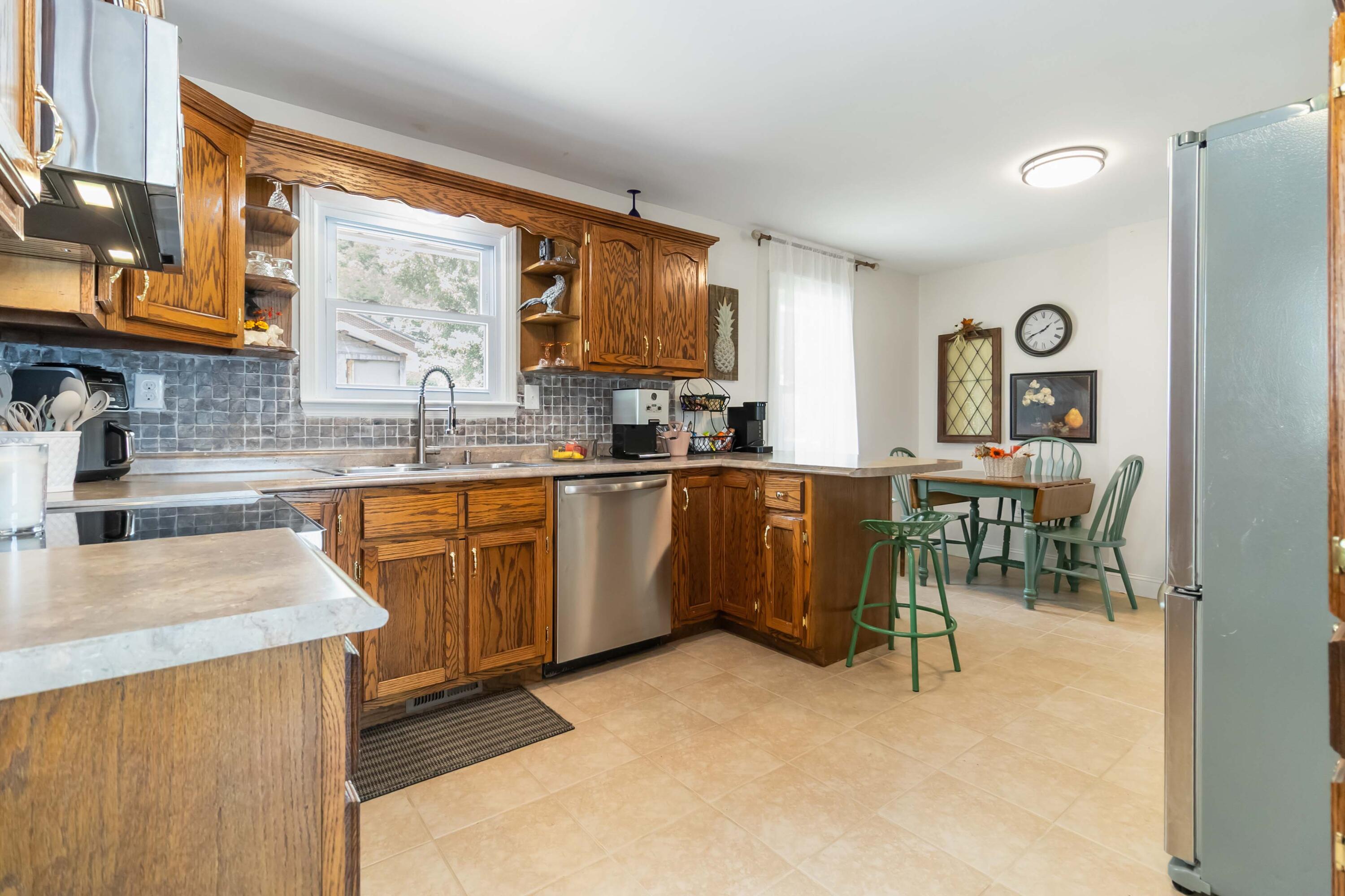 445 Phillips Street Property Photo 8