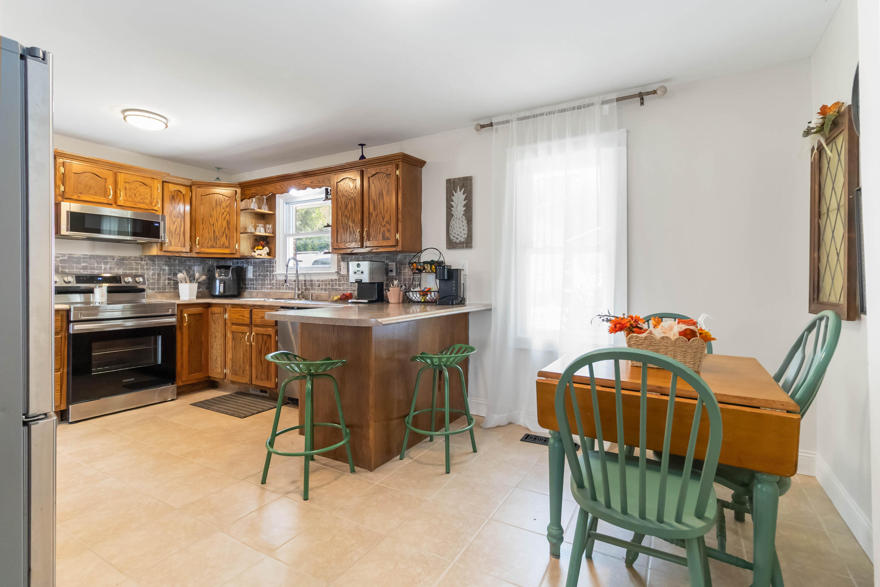 445 Phillips Street Property Photo 11