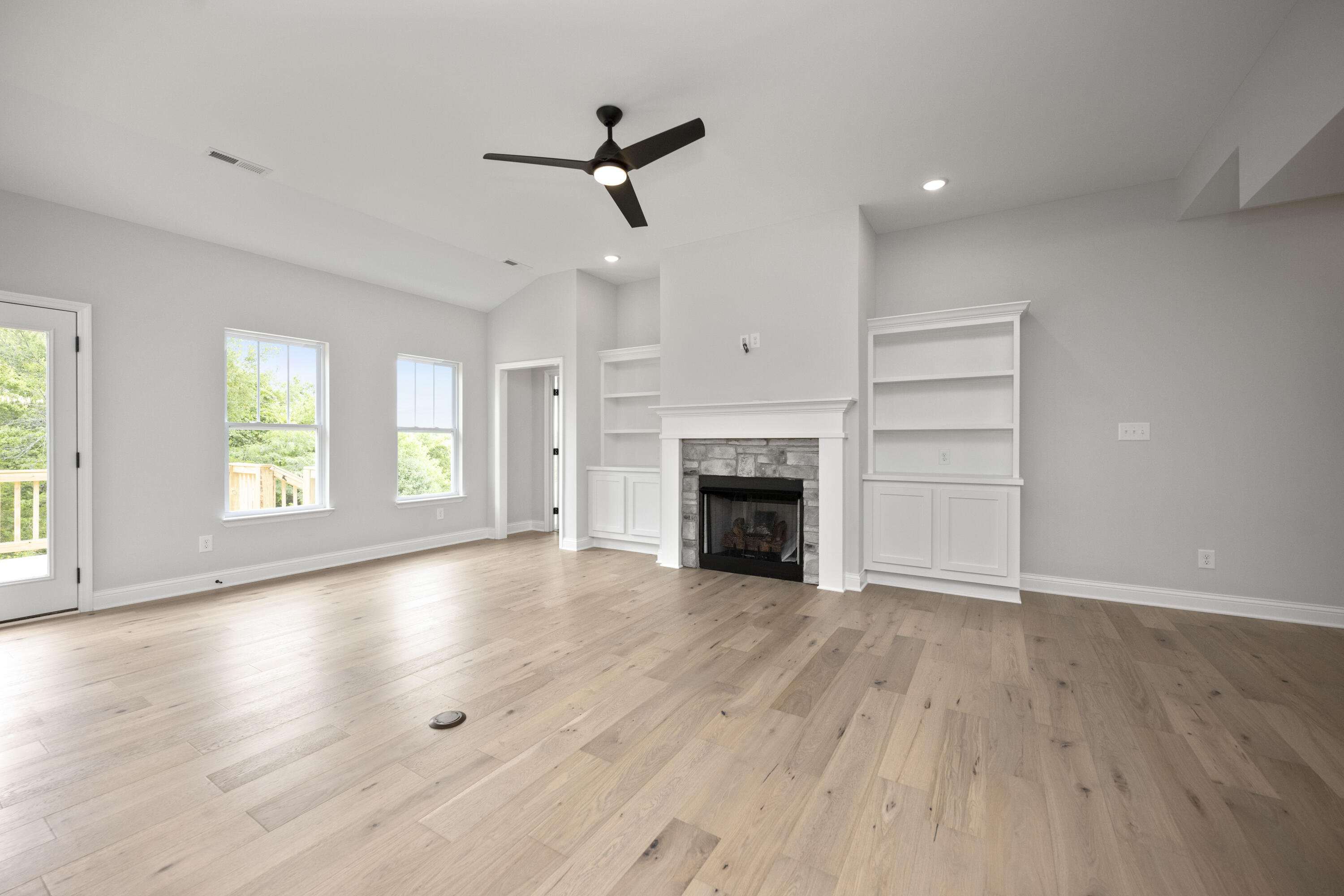 5105 Locke Drive Property Photo 11