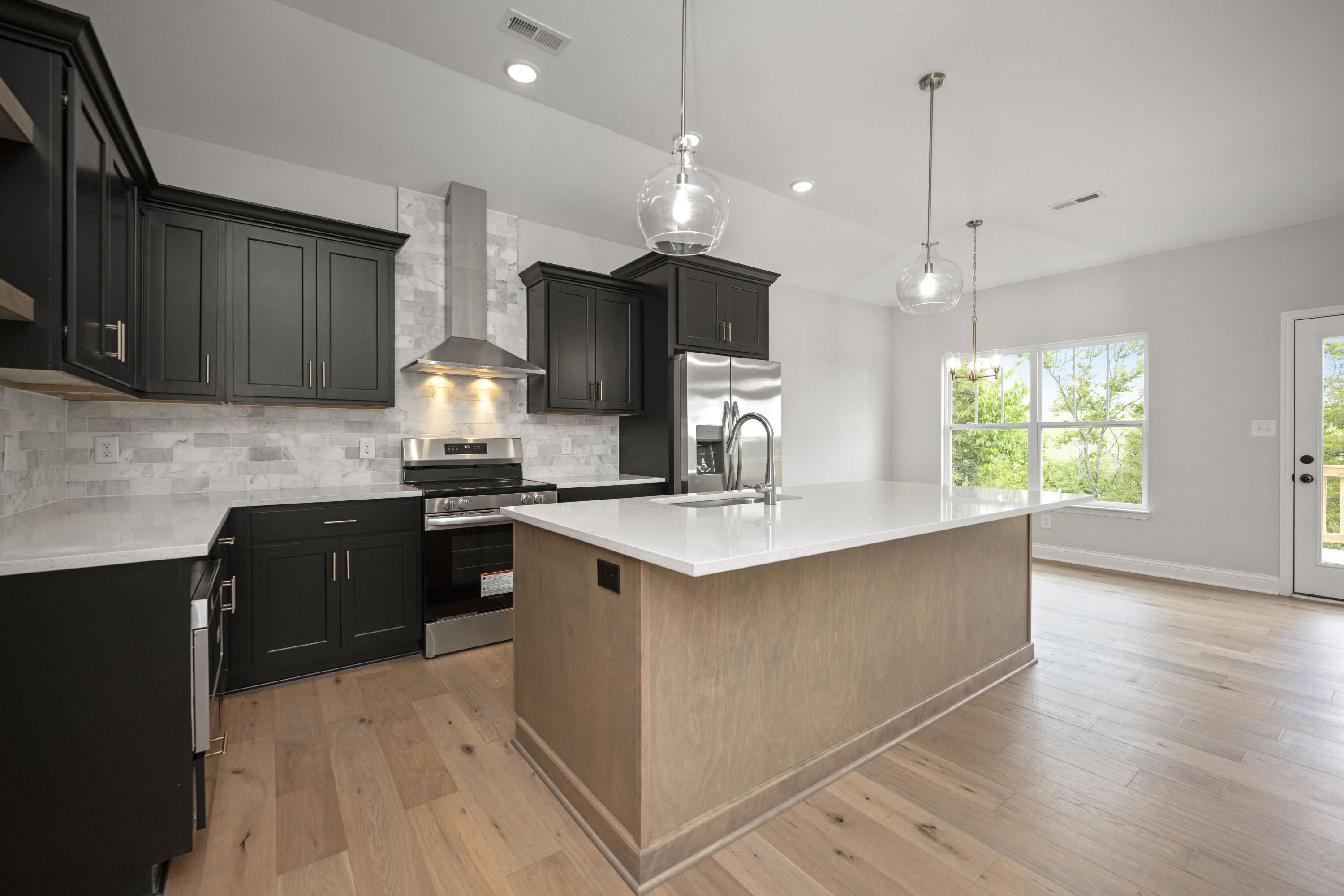 5105 Locke Drive Property Photo 15