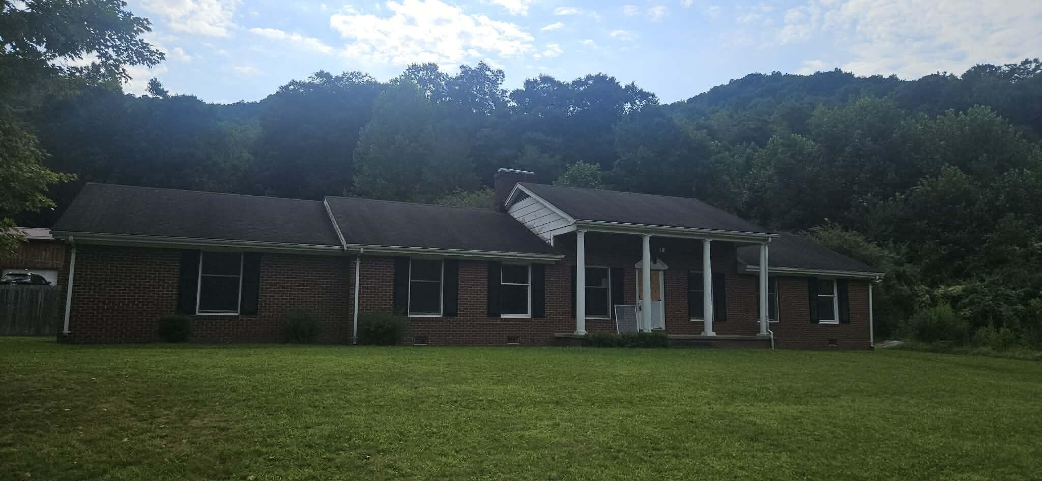 21267 State Highway 190 Property Photo 2