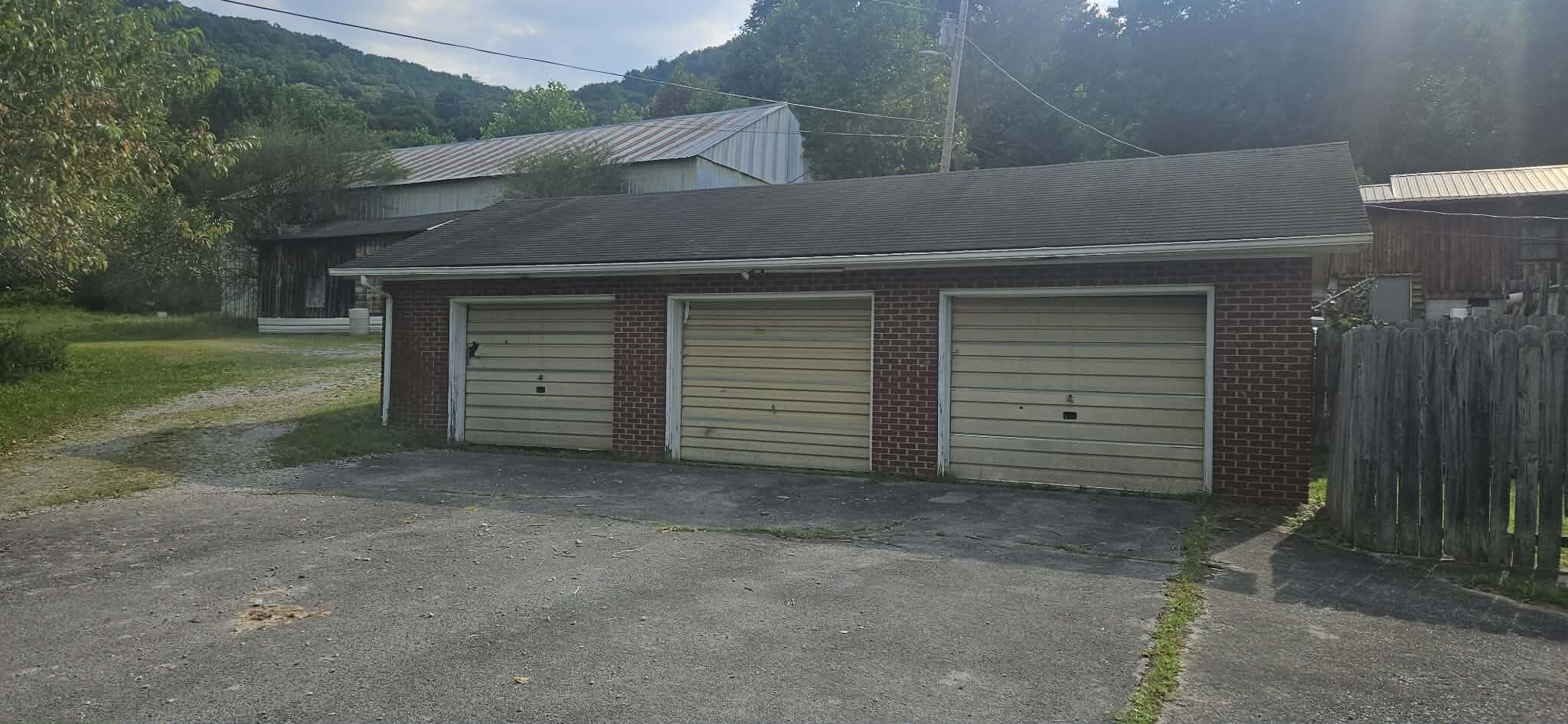 21267 State Highway 190 Property Photo 25