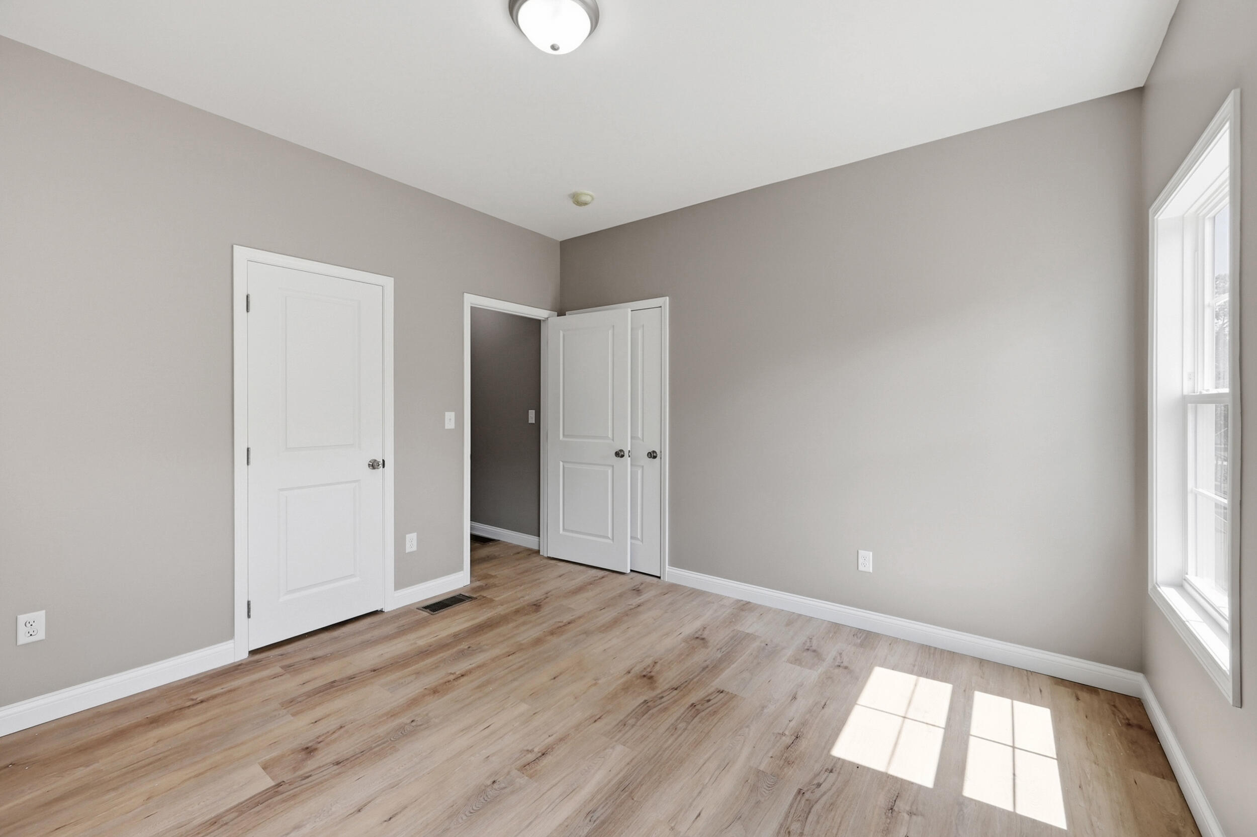 422 Main Avenue Property Photo 12