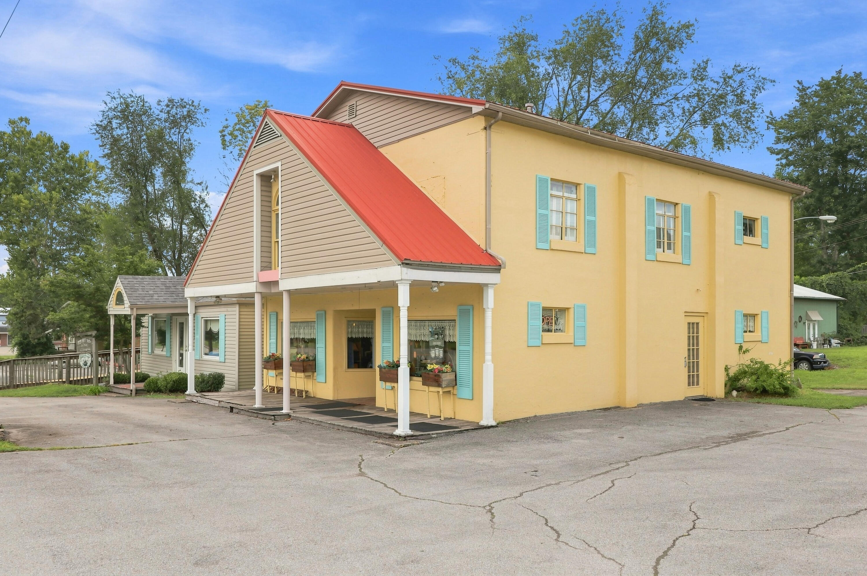 1500-1502 Louisville Road Property Photo 1