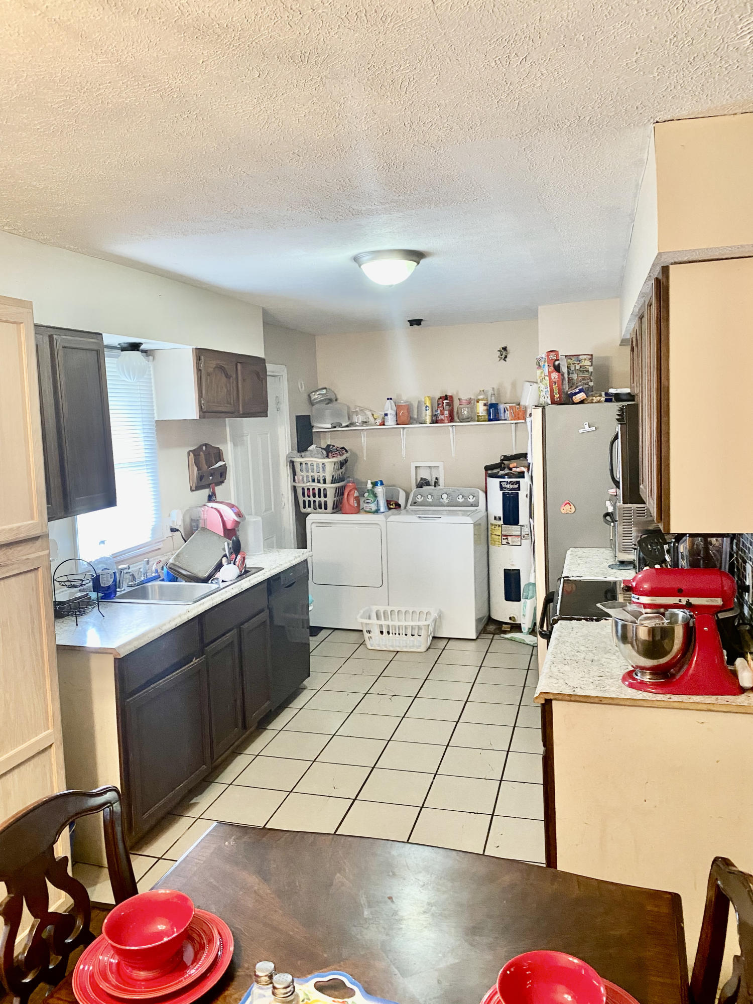 91 Roxanne Street Property Photo 6