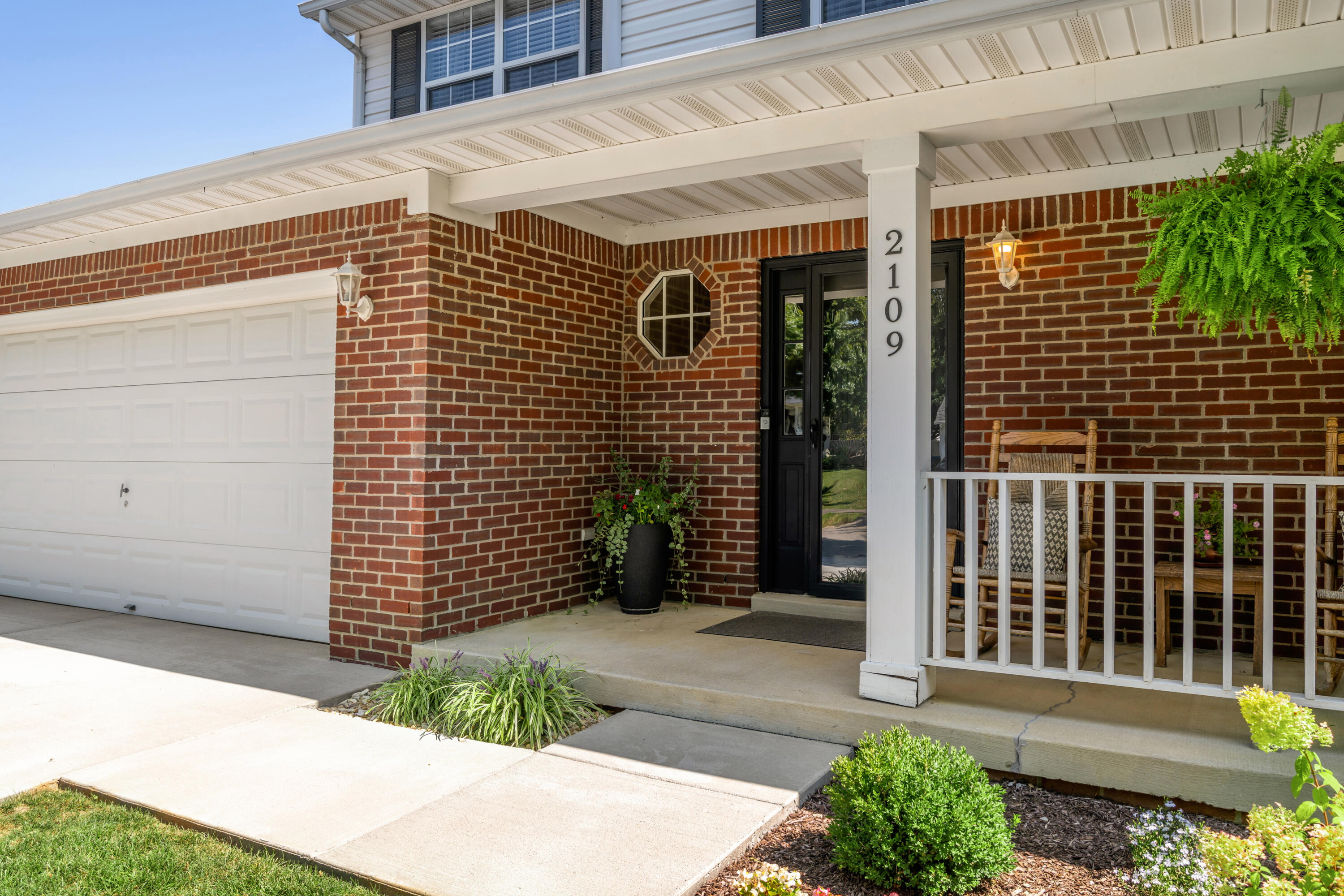2109 Walsh Court Property Photo 5