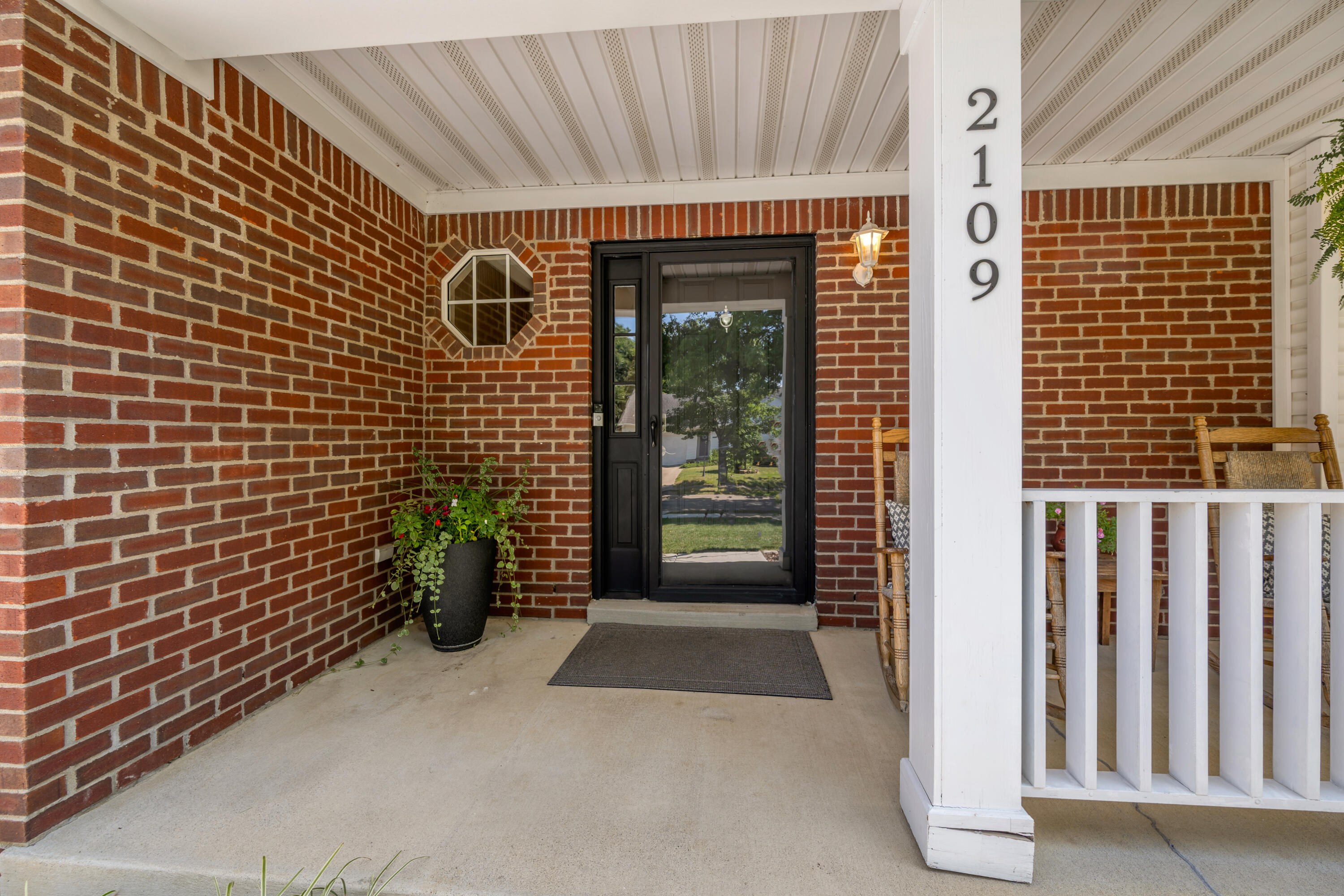 2109 Walsh Court Property Photo 8
