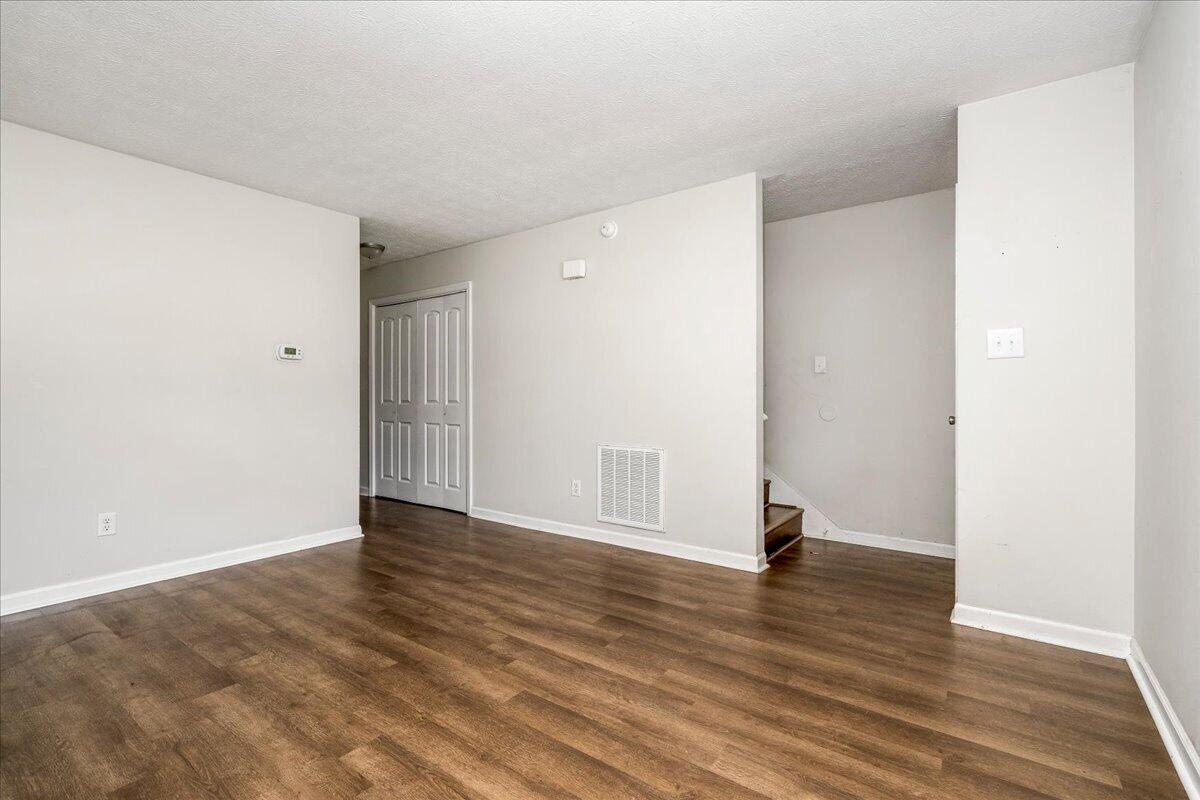 121 Lakeview Drive Property Photo 5