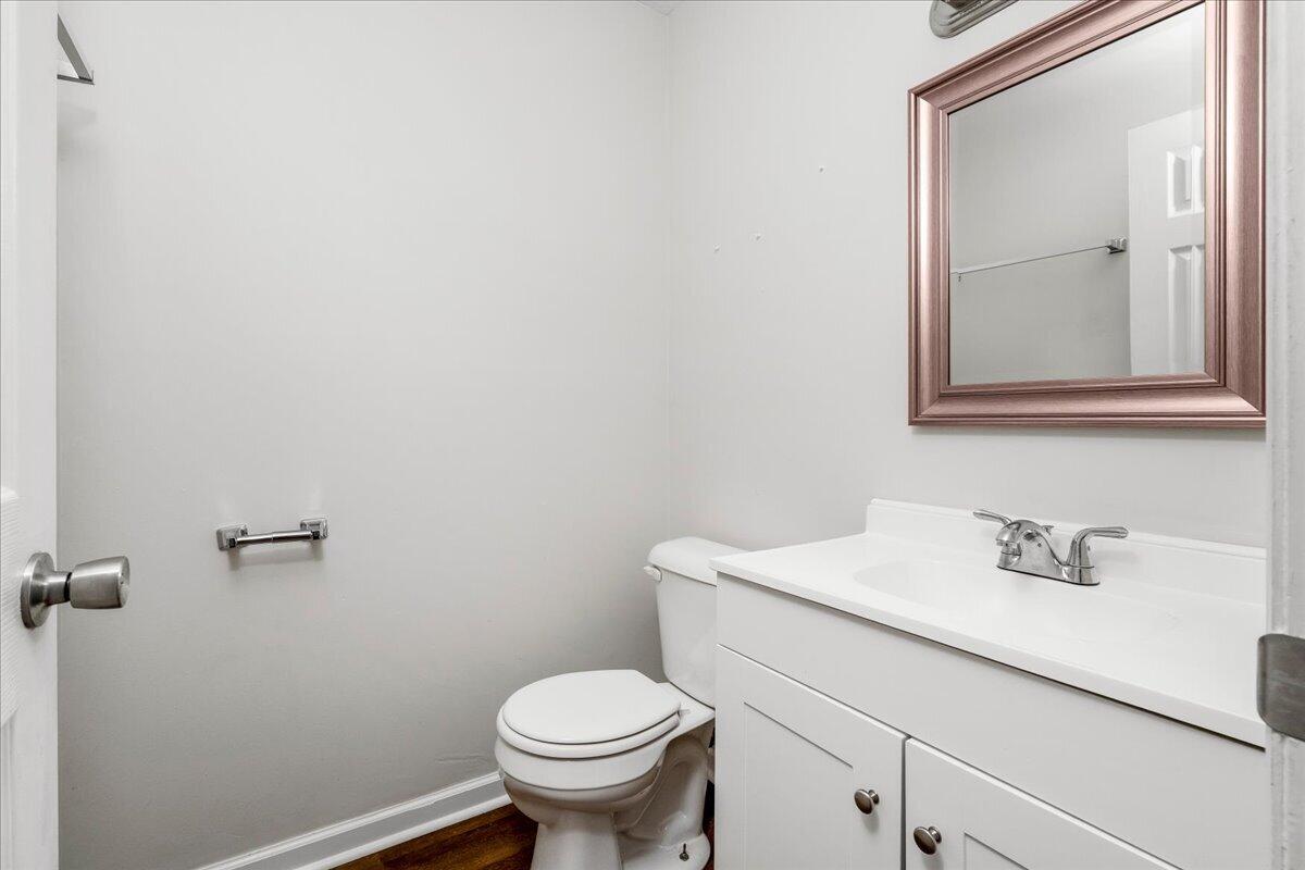 121 Lakeview Drive Property Photo 9