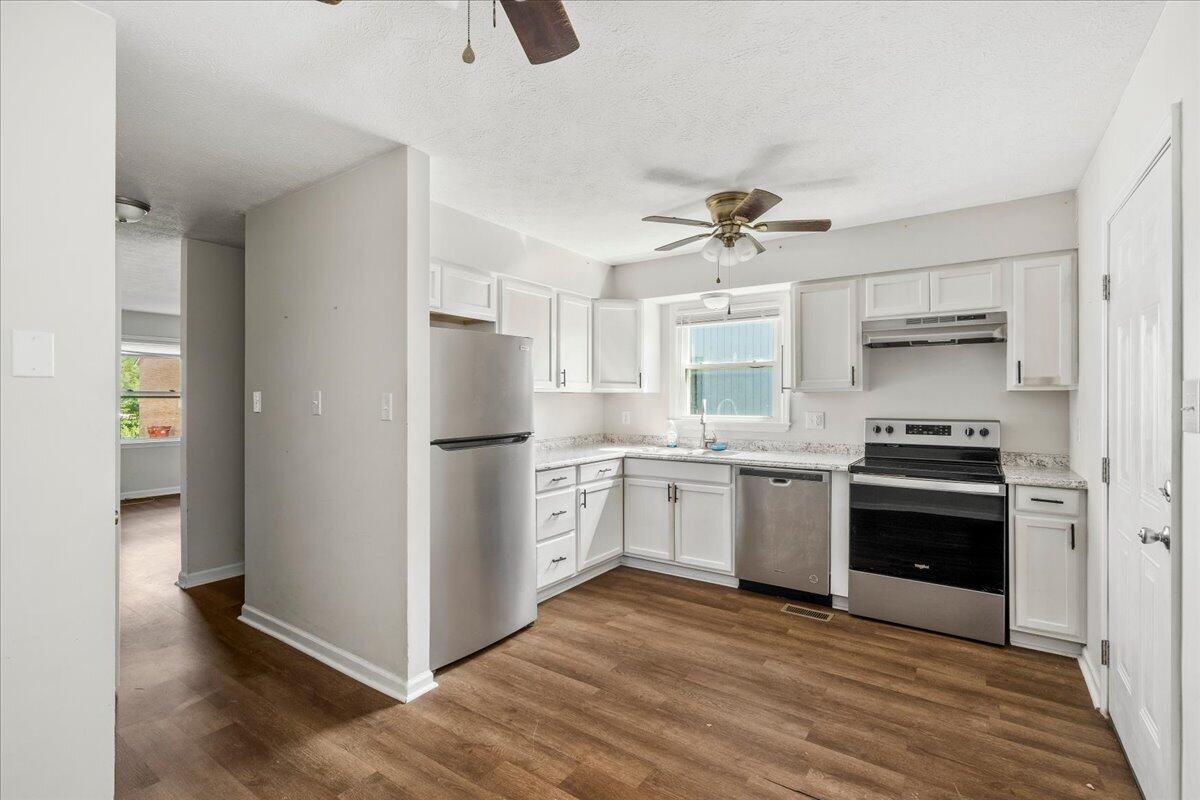 121 Lakeview Drive Property Photo 12