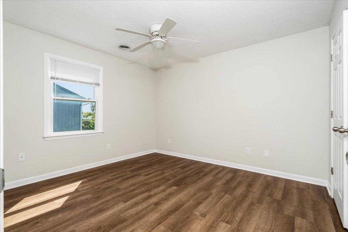 121 Lakeview Drive Property Photo 14