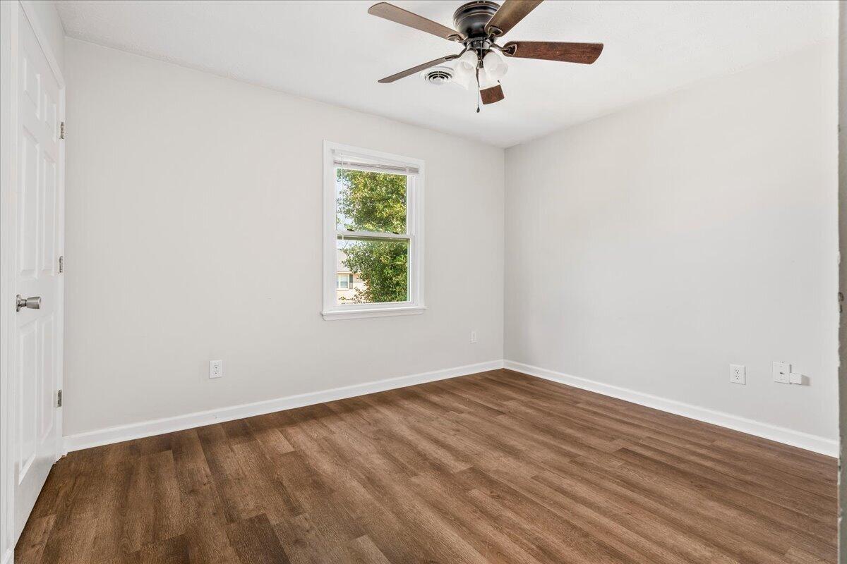 121 Lakeview Drive Property Photo 16