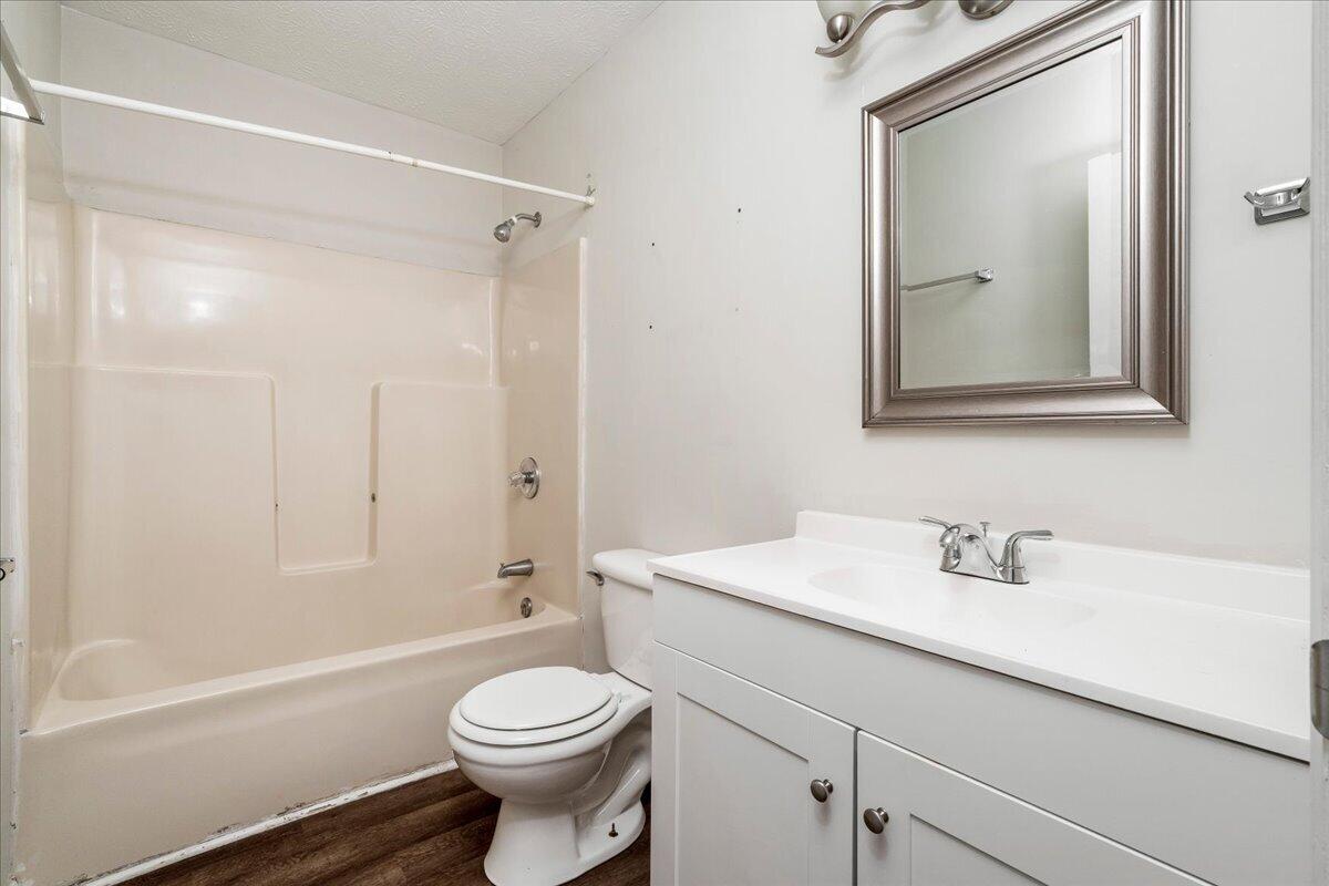 121 Lakeview Drive Property Photo 19