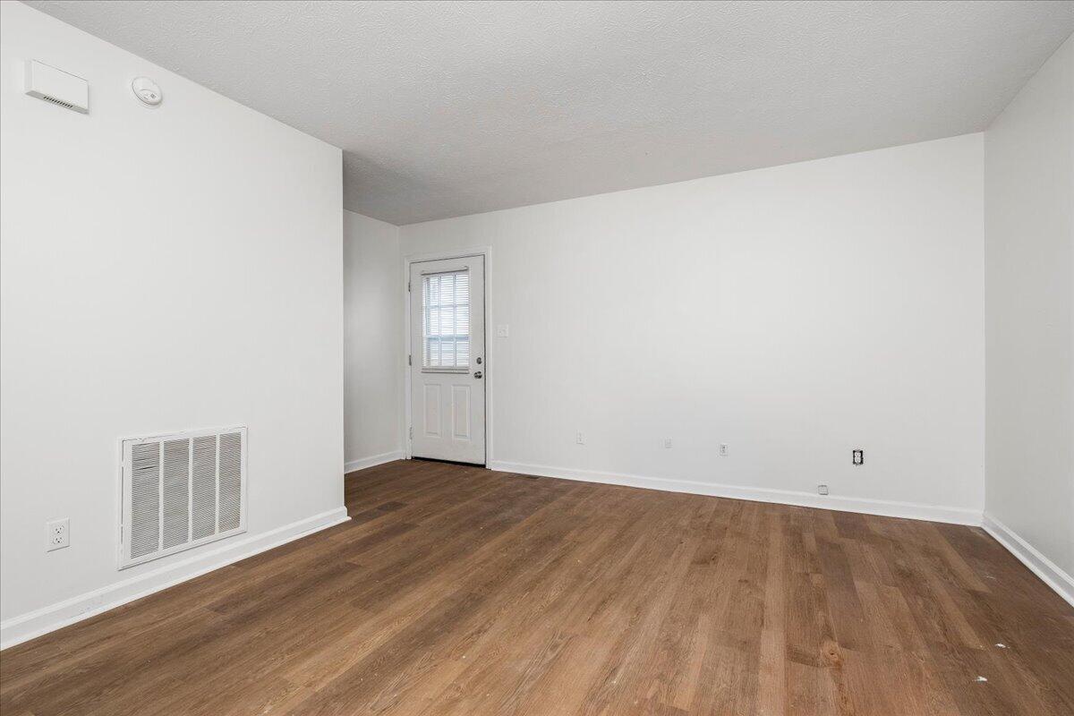121 Lakeview Drive Property Photo 20