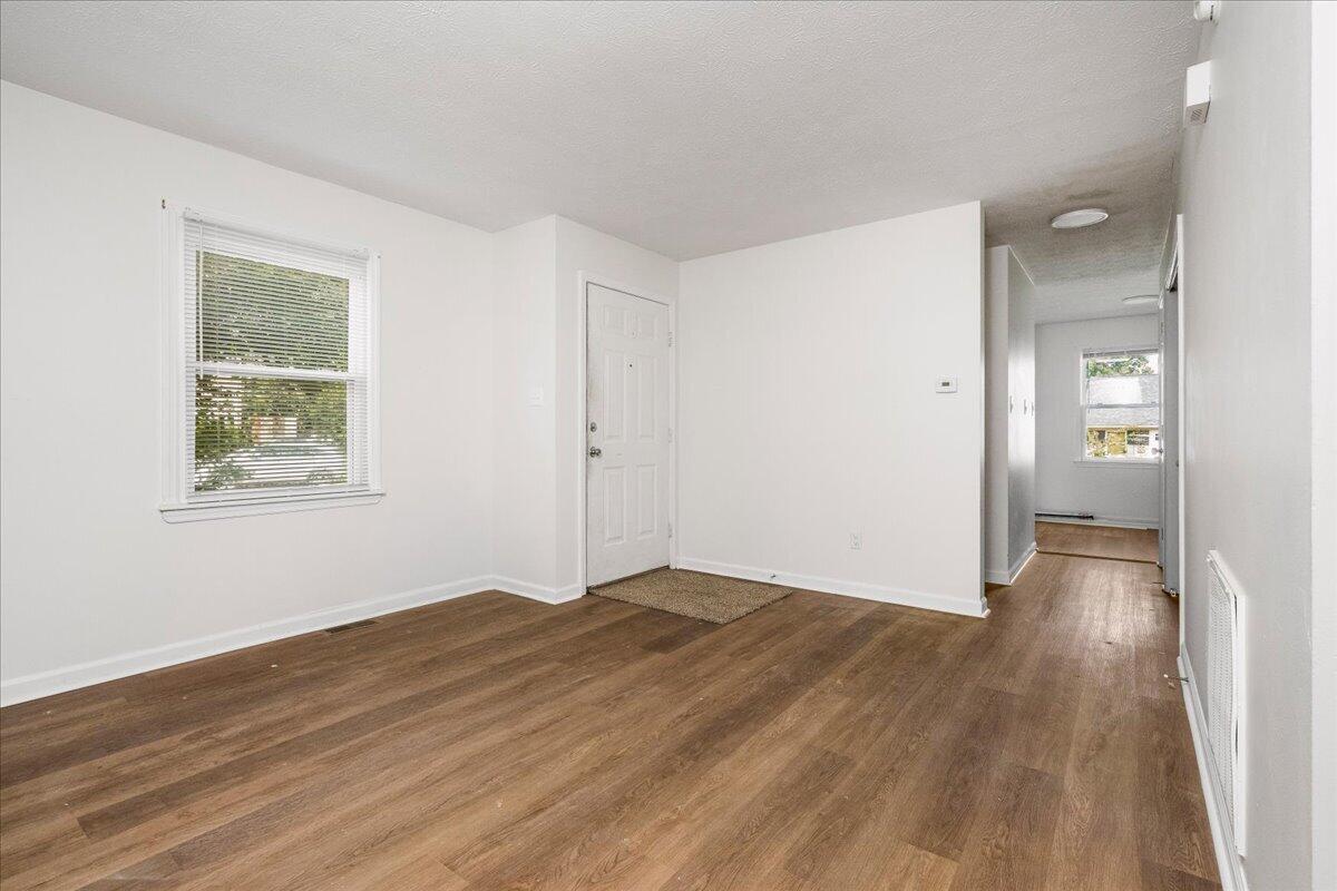 121 Lakeview Drive Property Photo 21