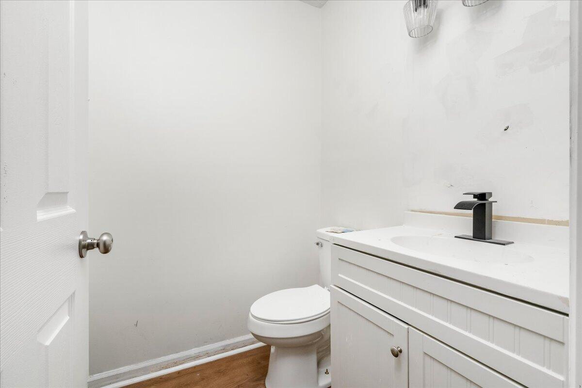 121 Lakeview Drive Property Photo 23