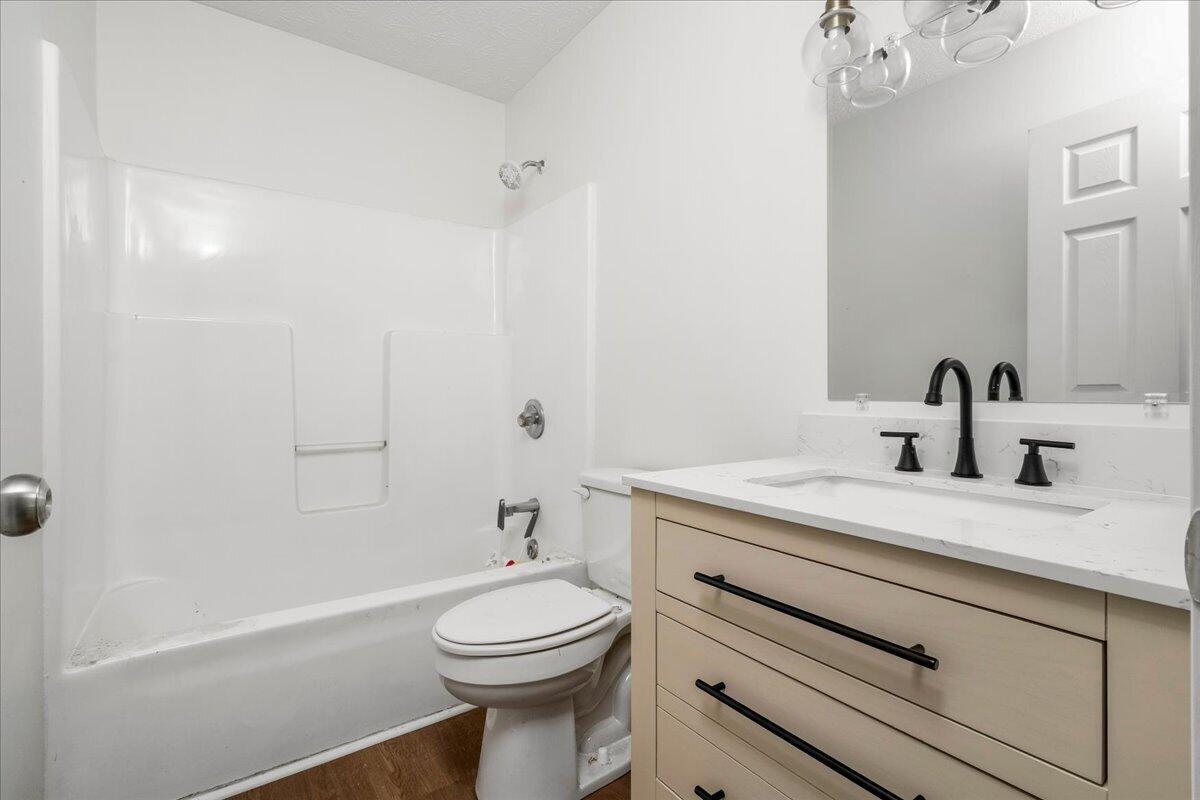 121 Lakeview Drive Property Photo 30