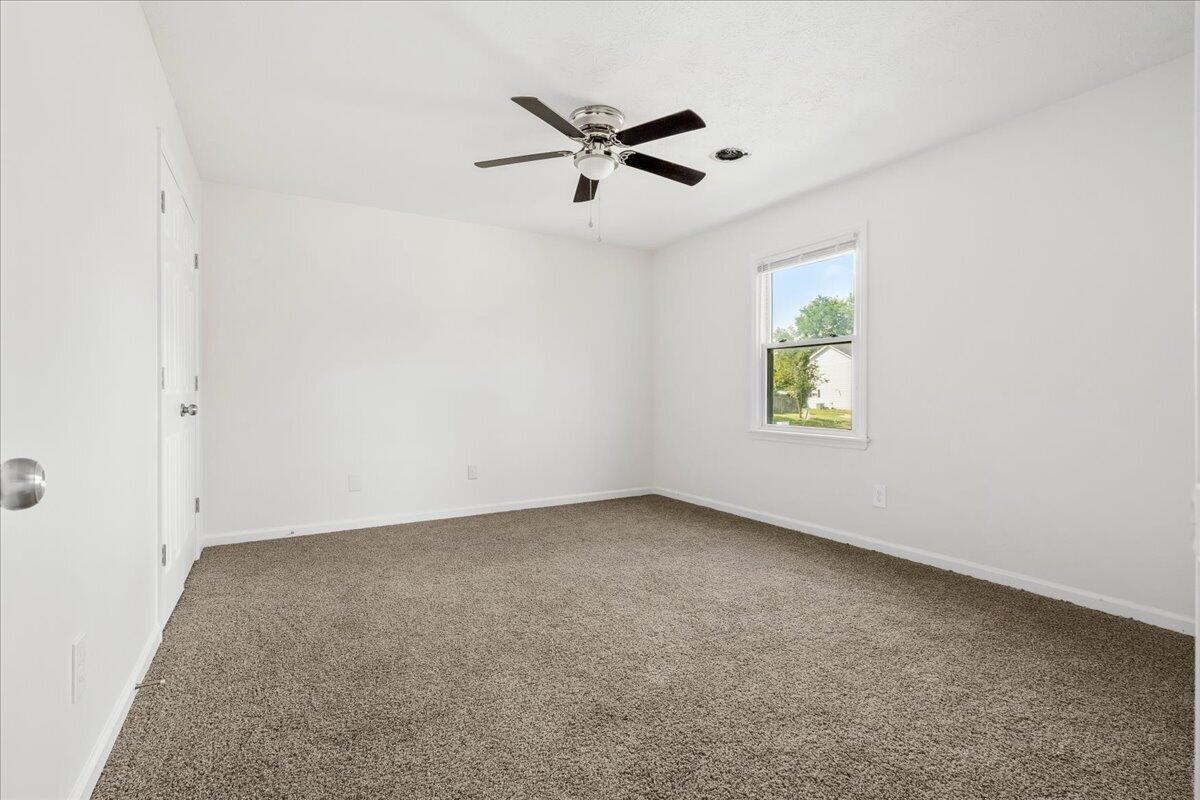 121 Lakeview Drive Property Photo 31