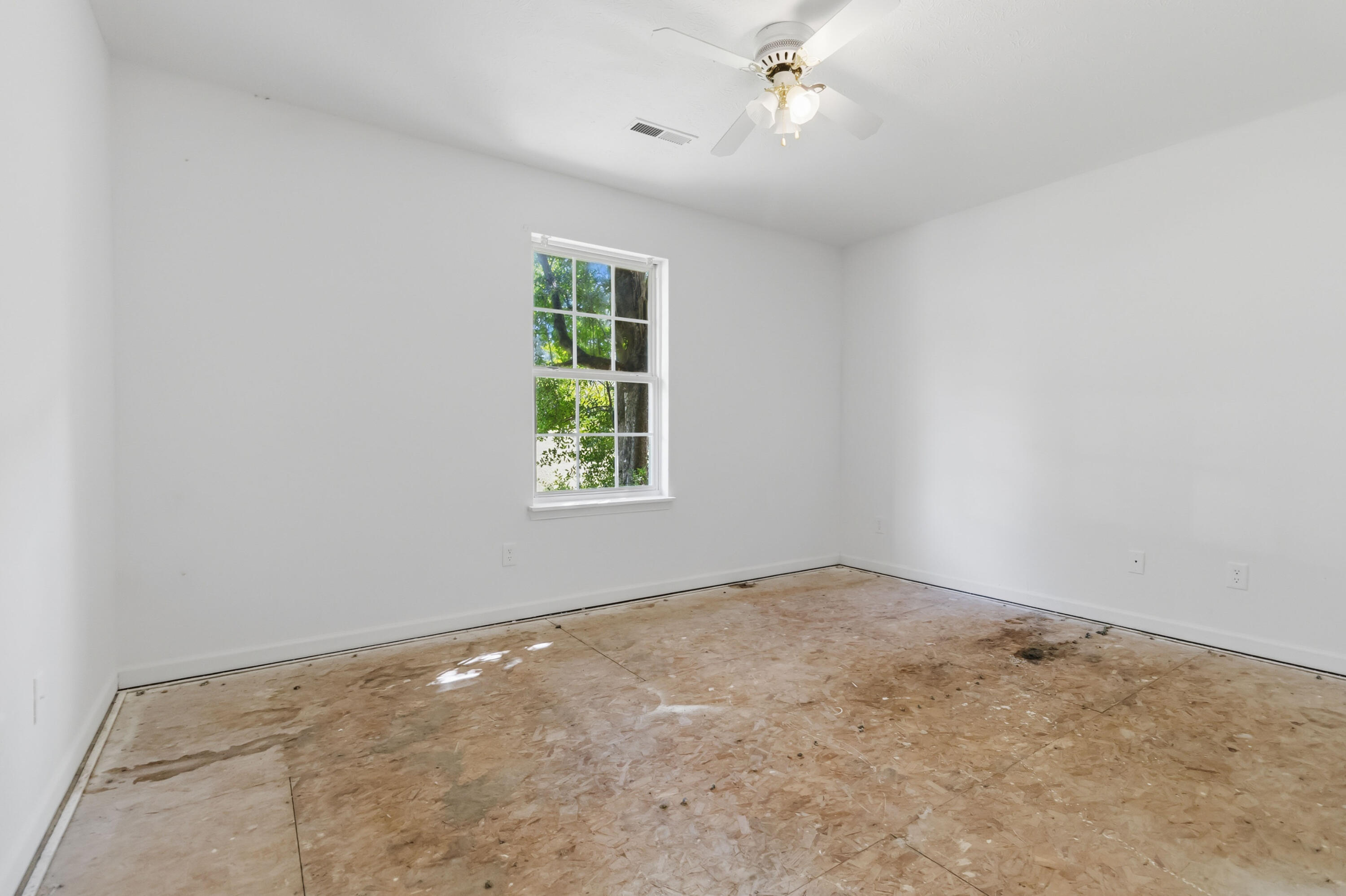 363 Hidden Loop Drive Property Photo 12