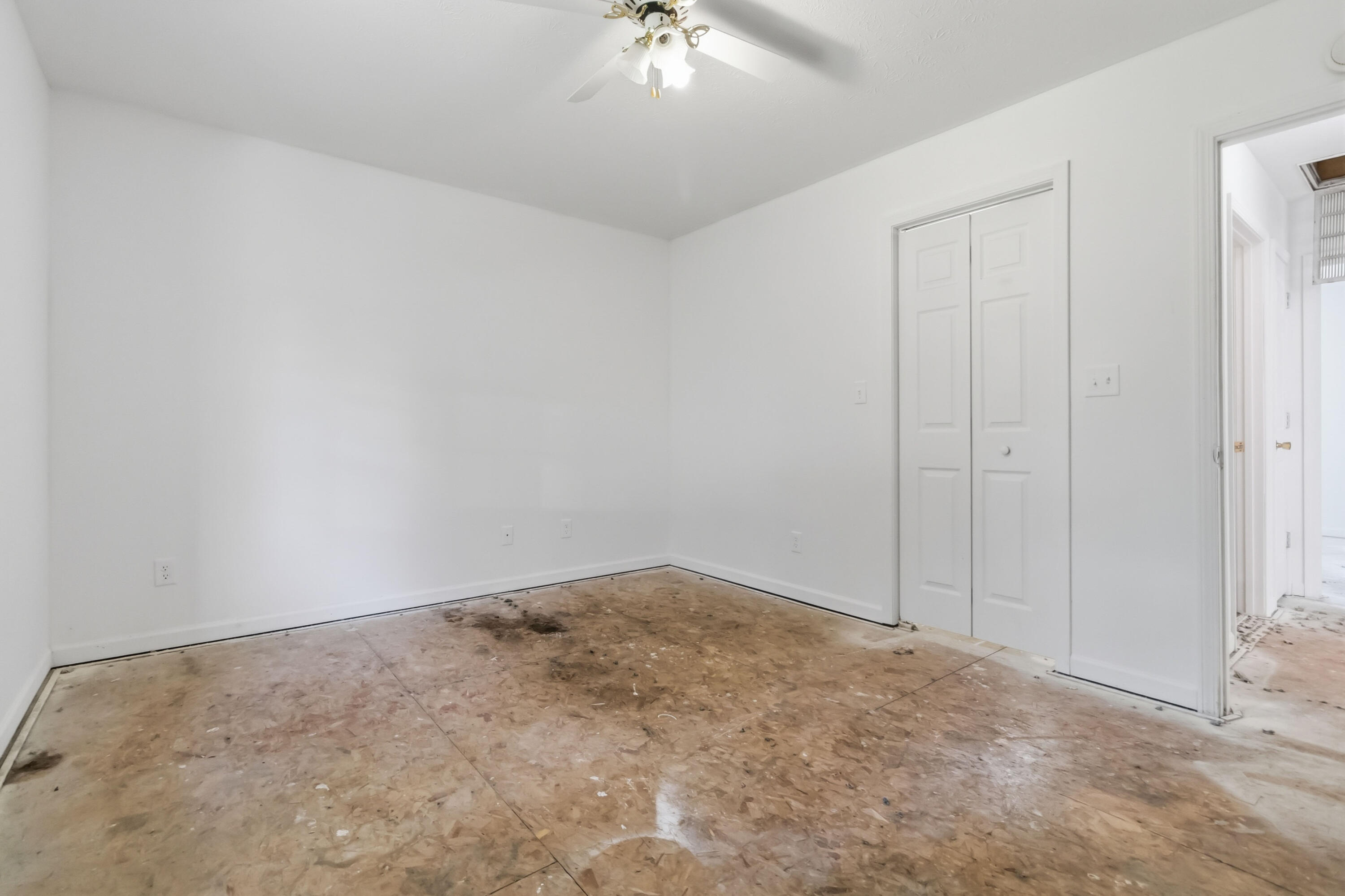 363 Hidden Loop Drive Property Photo 13