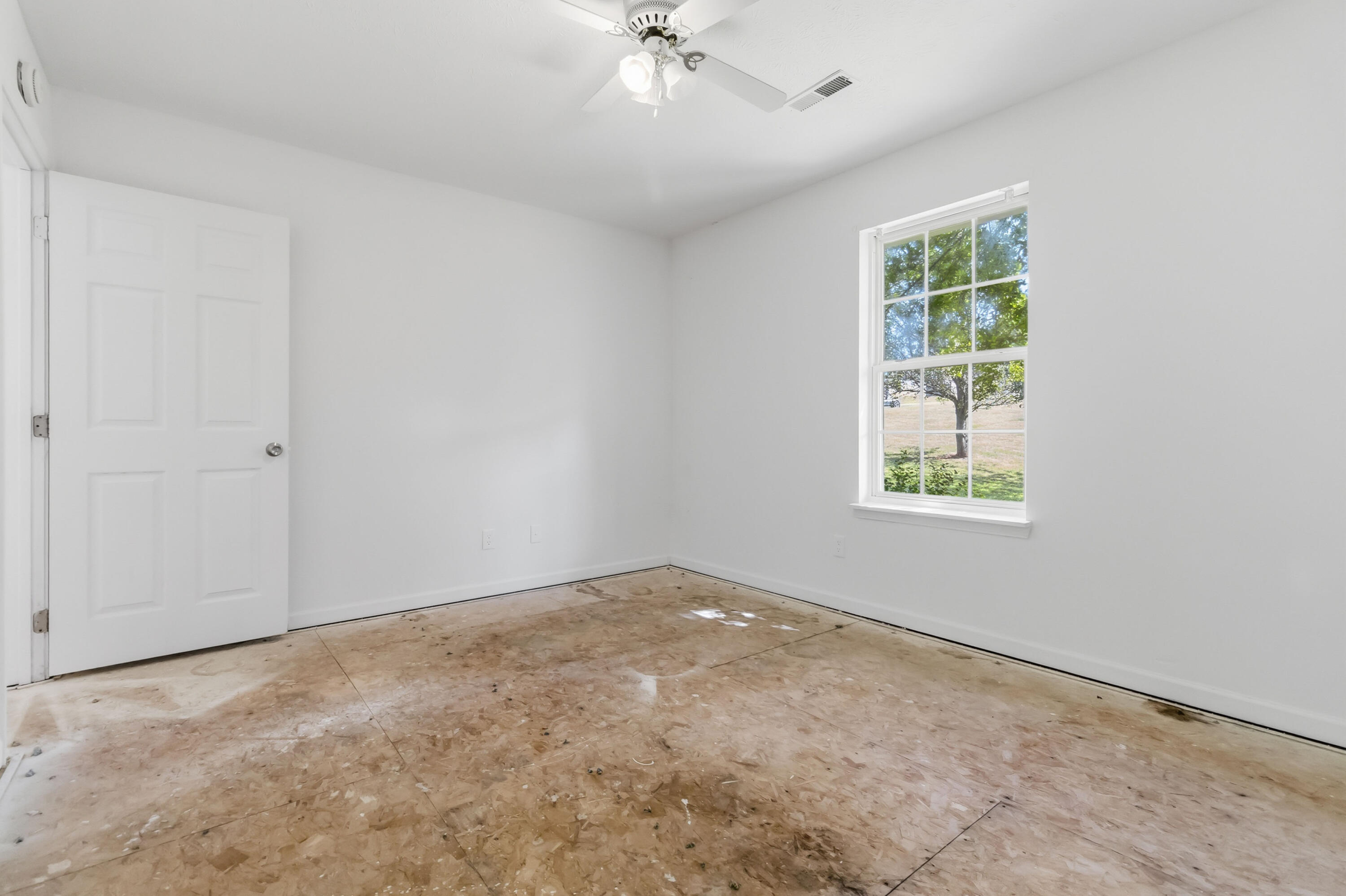 363 Hidden Loop Drive Property Photo 15
