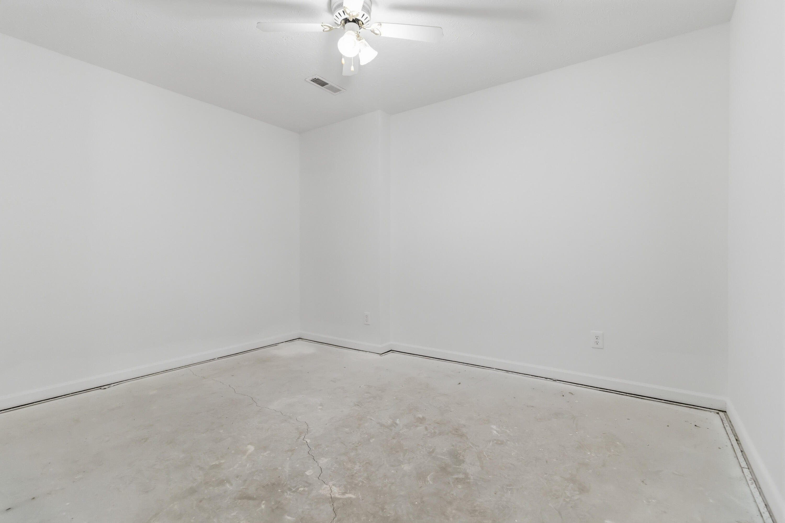 363 Hidden Loop Drive Property Photo 33