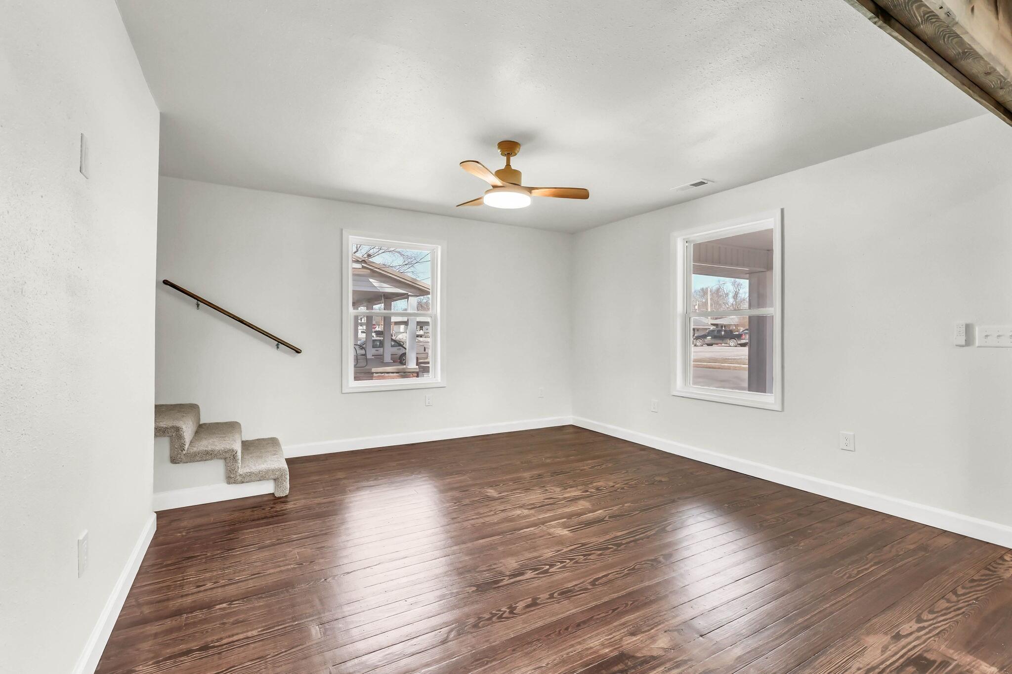 108 E Green Street Property Photo 5