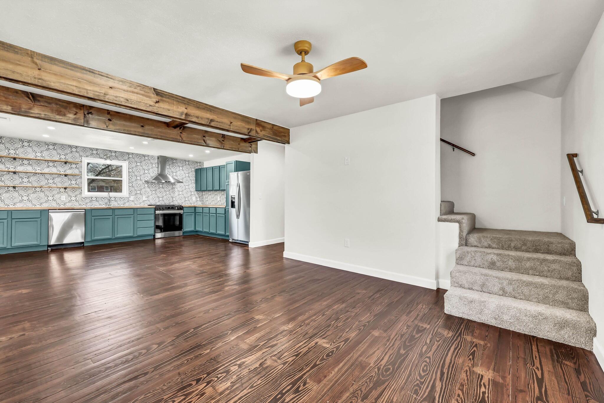 108 E Green Street Property Photo 6