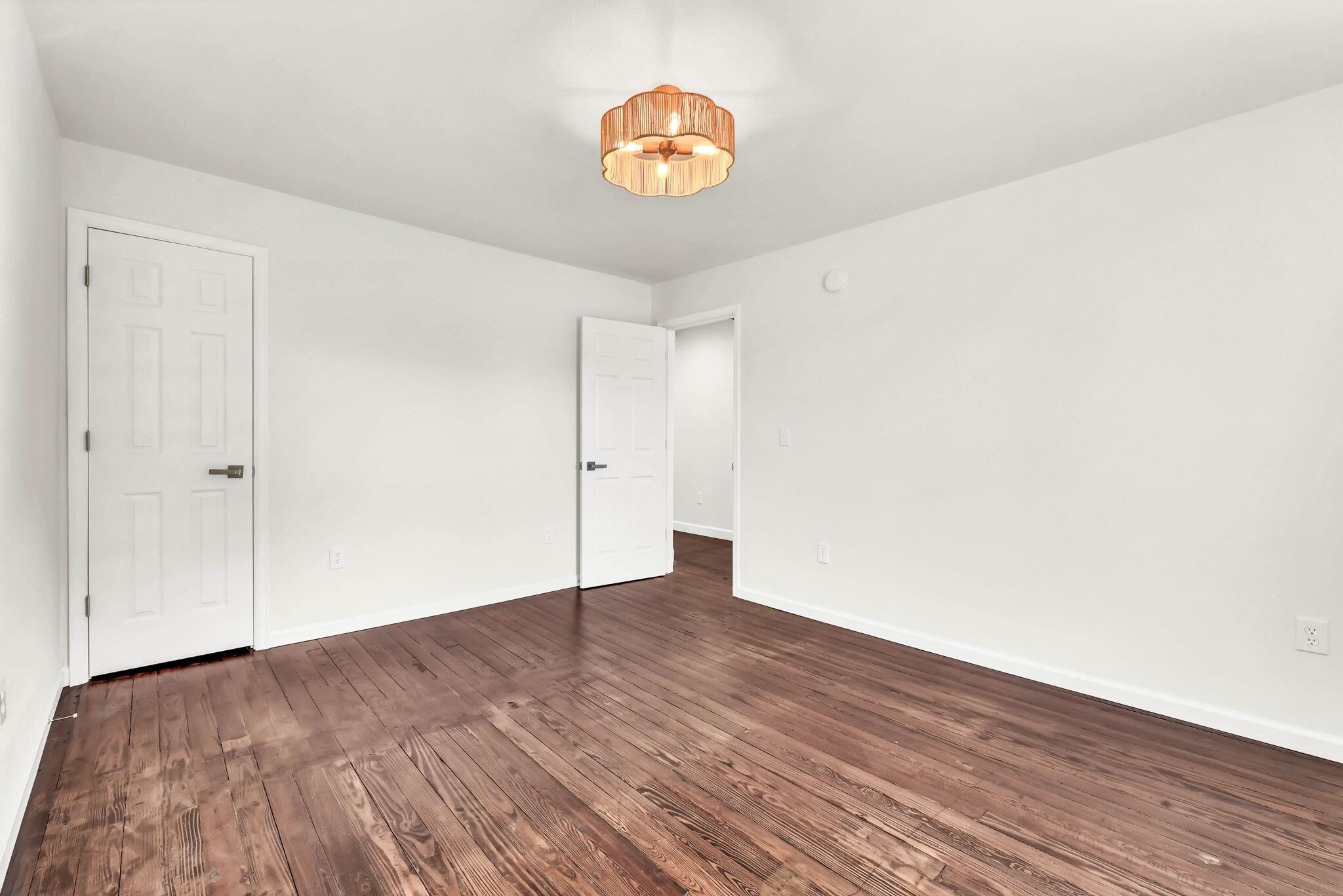 108 E Green Street Property Photo 16