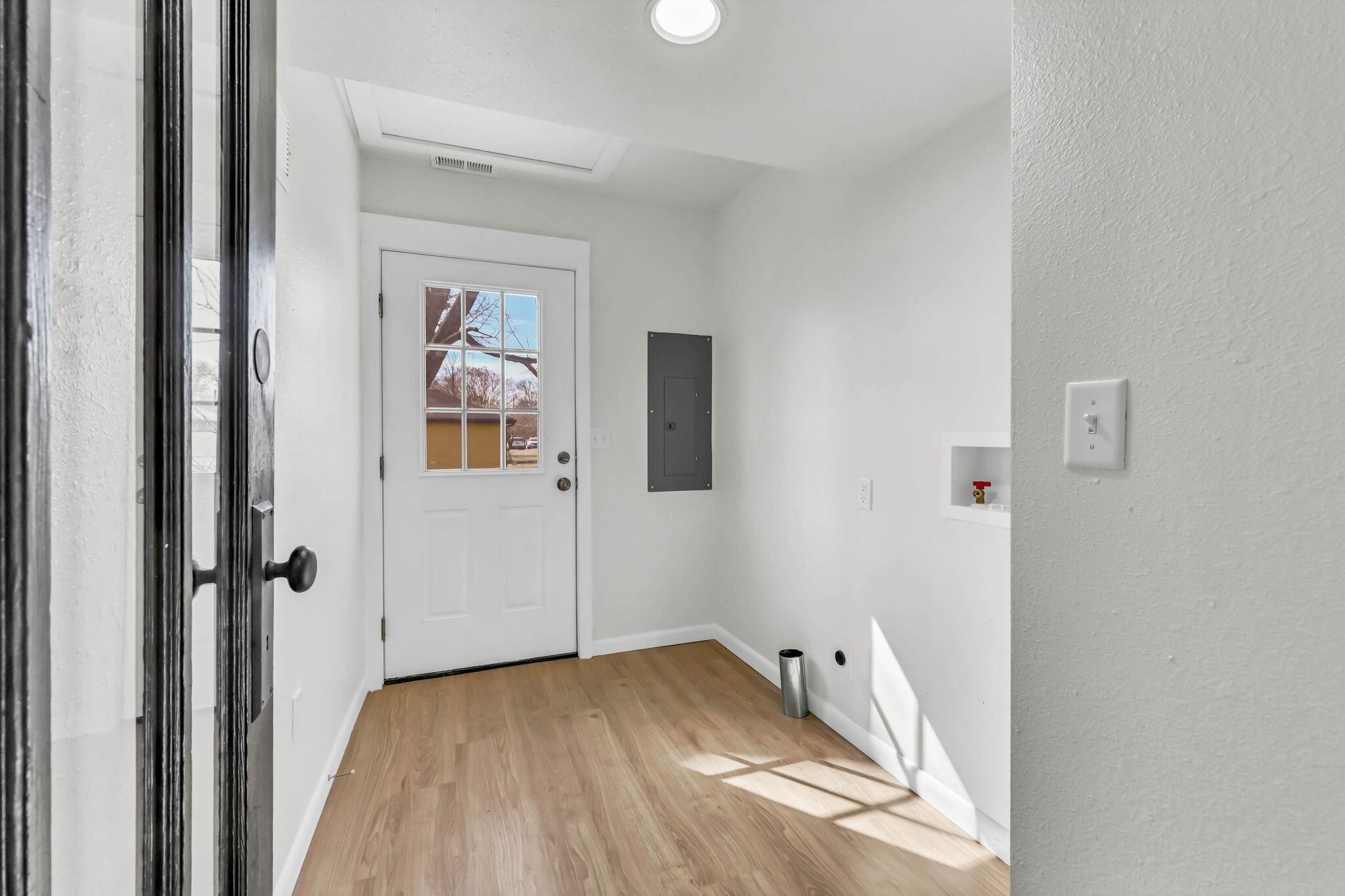 108 E Green Street Property Photo 18